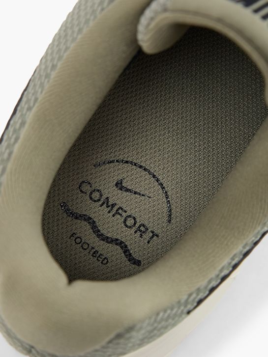 REVOLUTION 8 Sneakersy