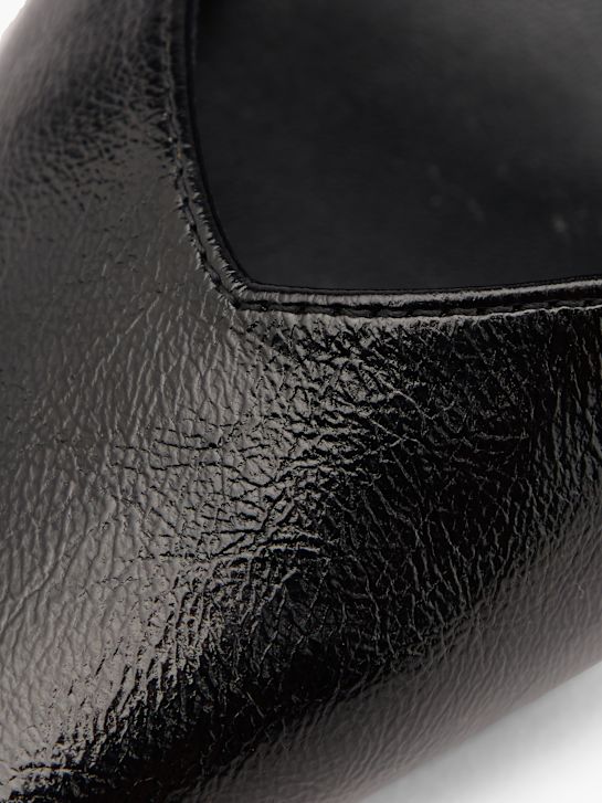 Czółenka z zapięciem