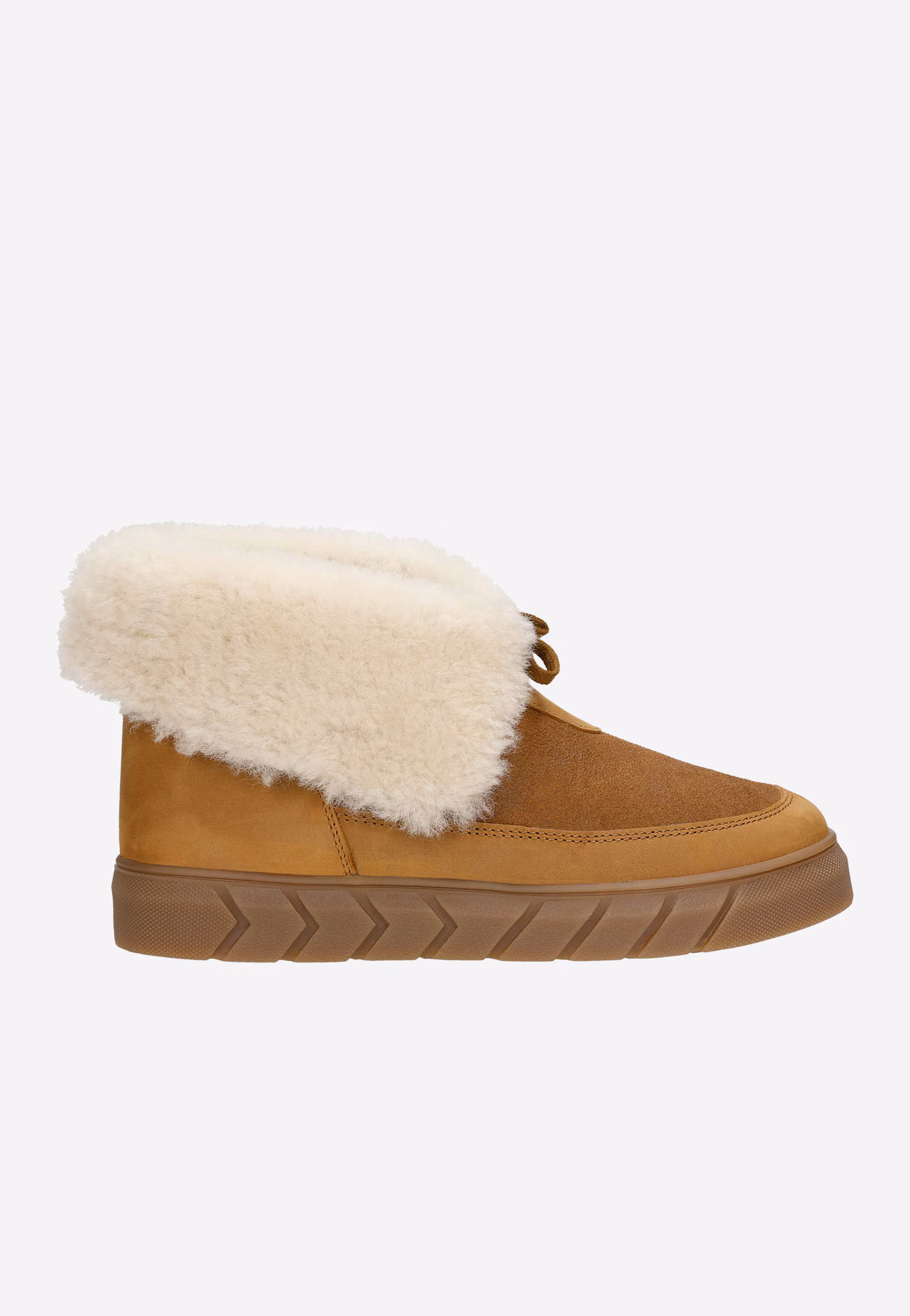 Czarne futerkowe śniegowce RELAKS z lakierowanymi elementami