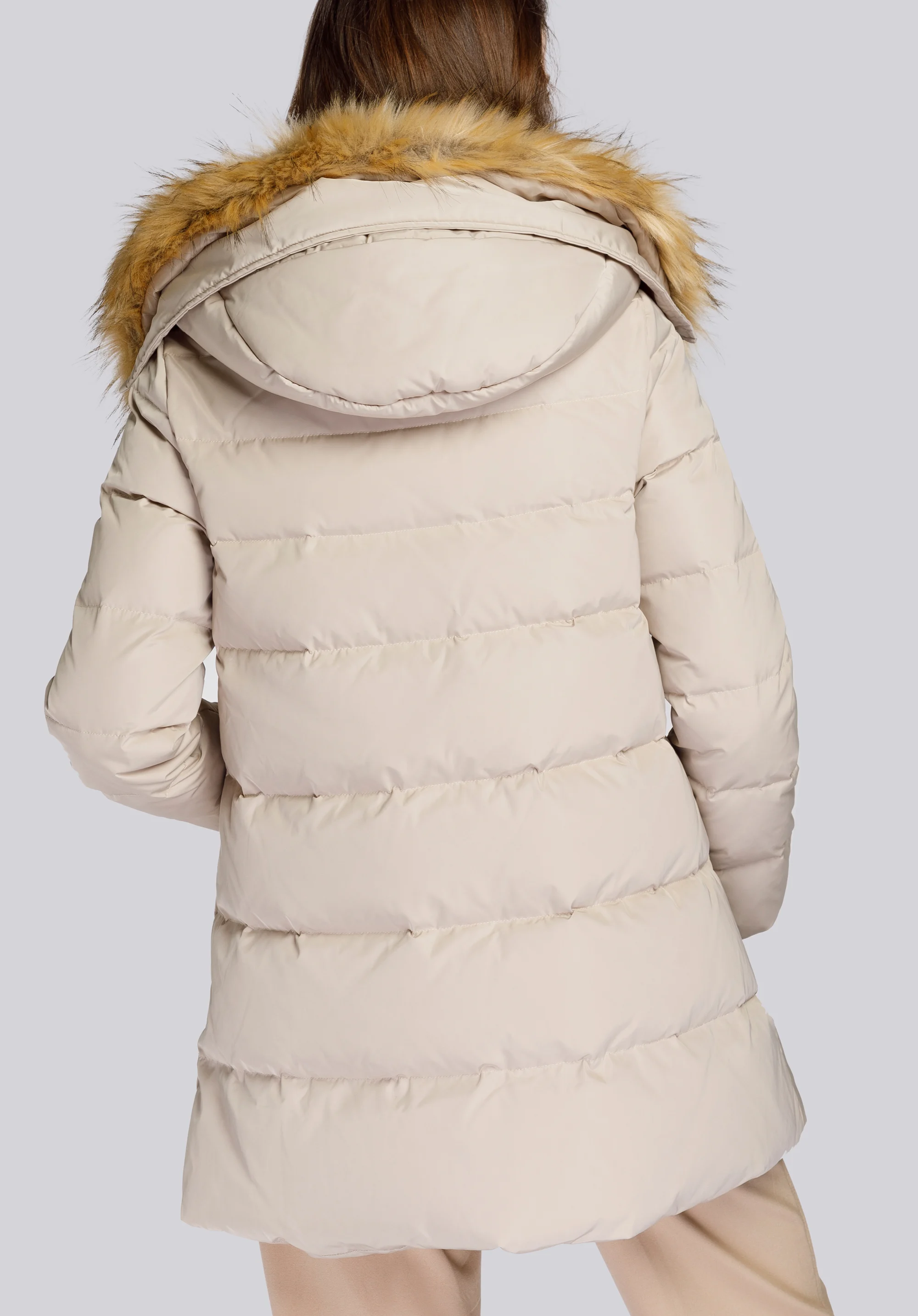 Damska kurtka puchowa z kapturem