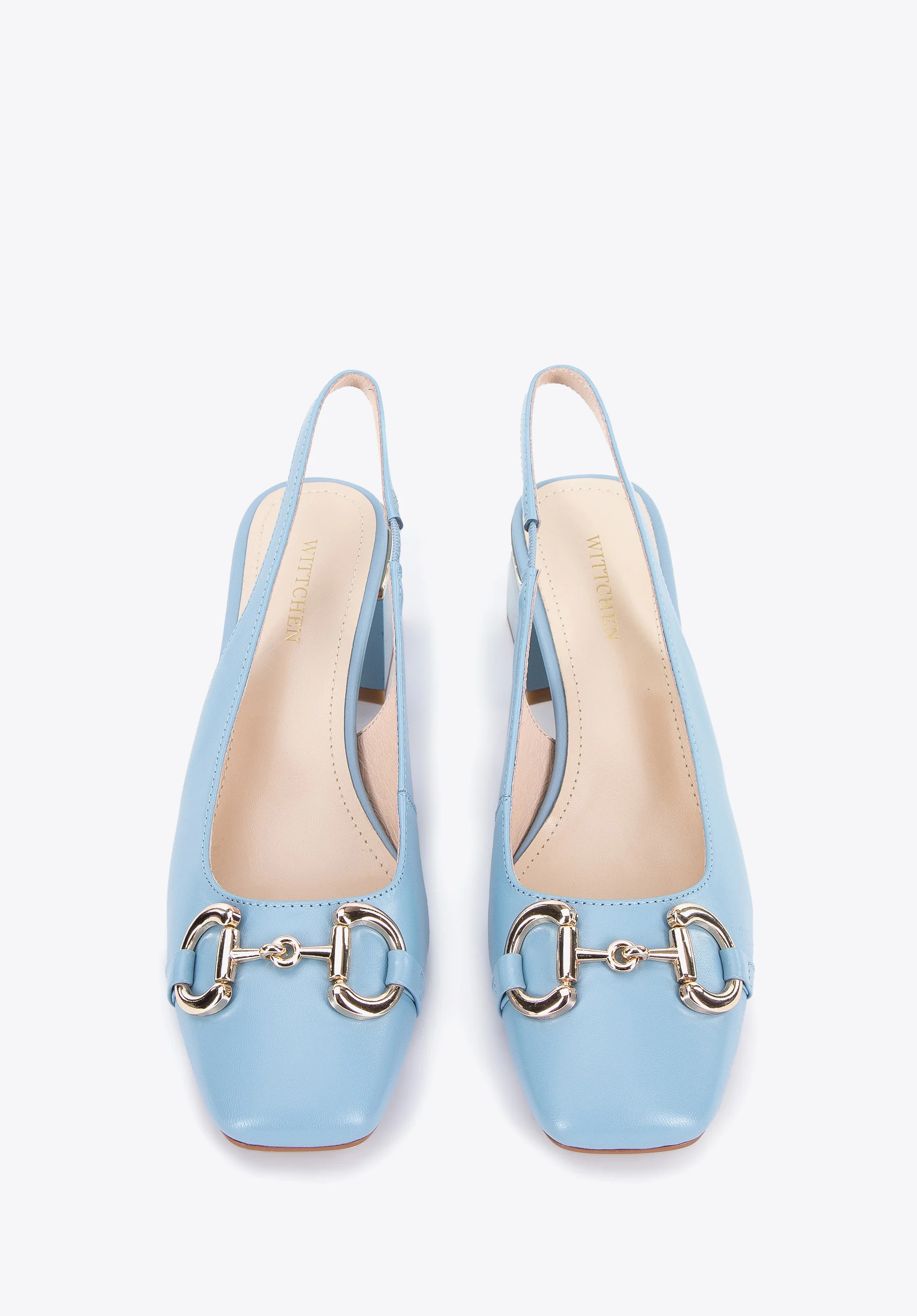 Czółenka ze skóry z klamerką