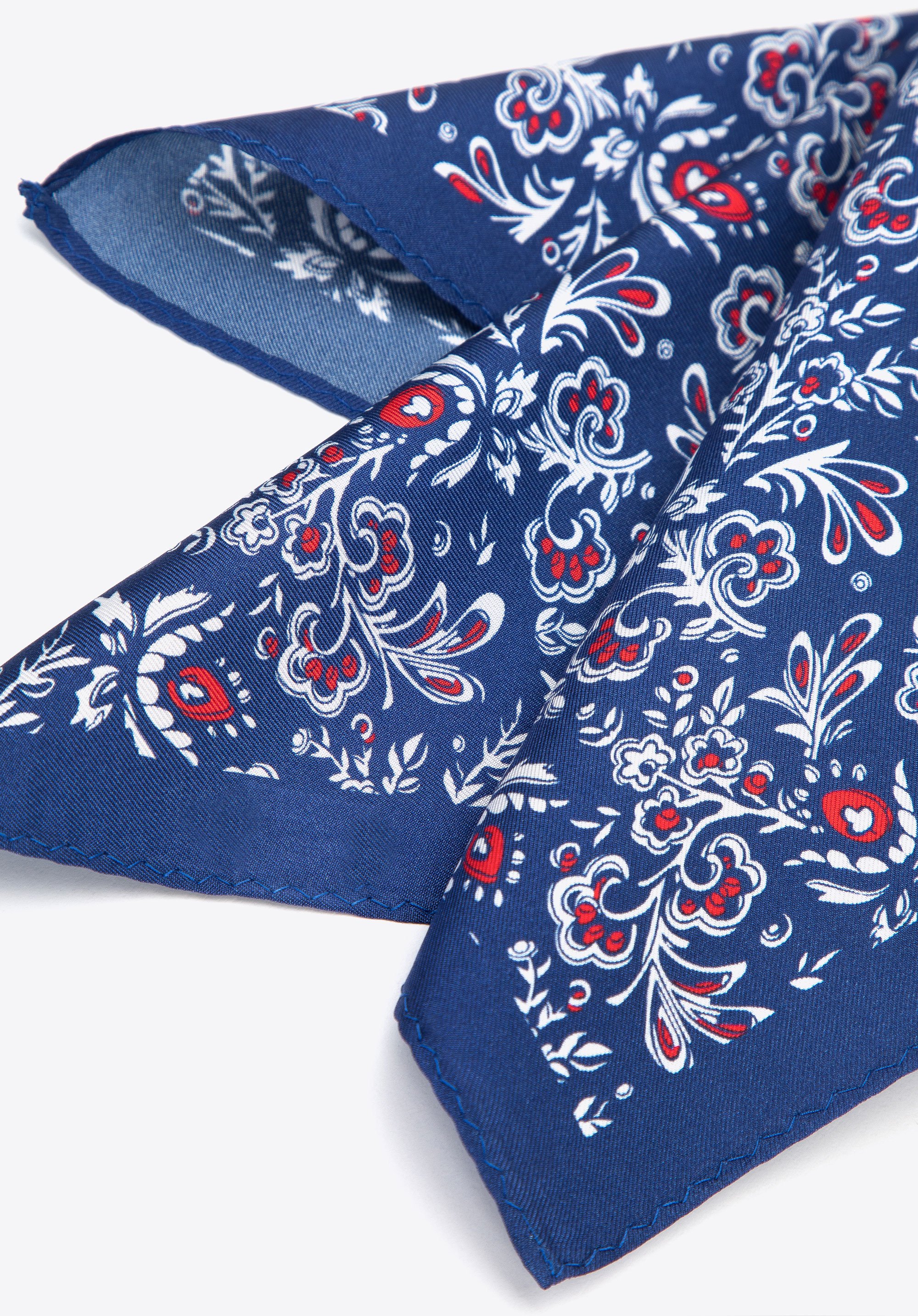 Poszetka jedwabna we wzory