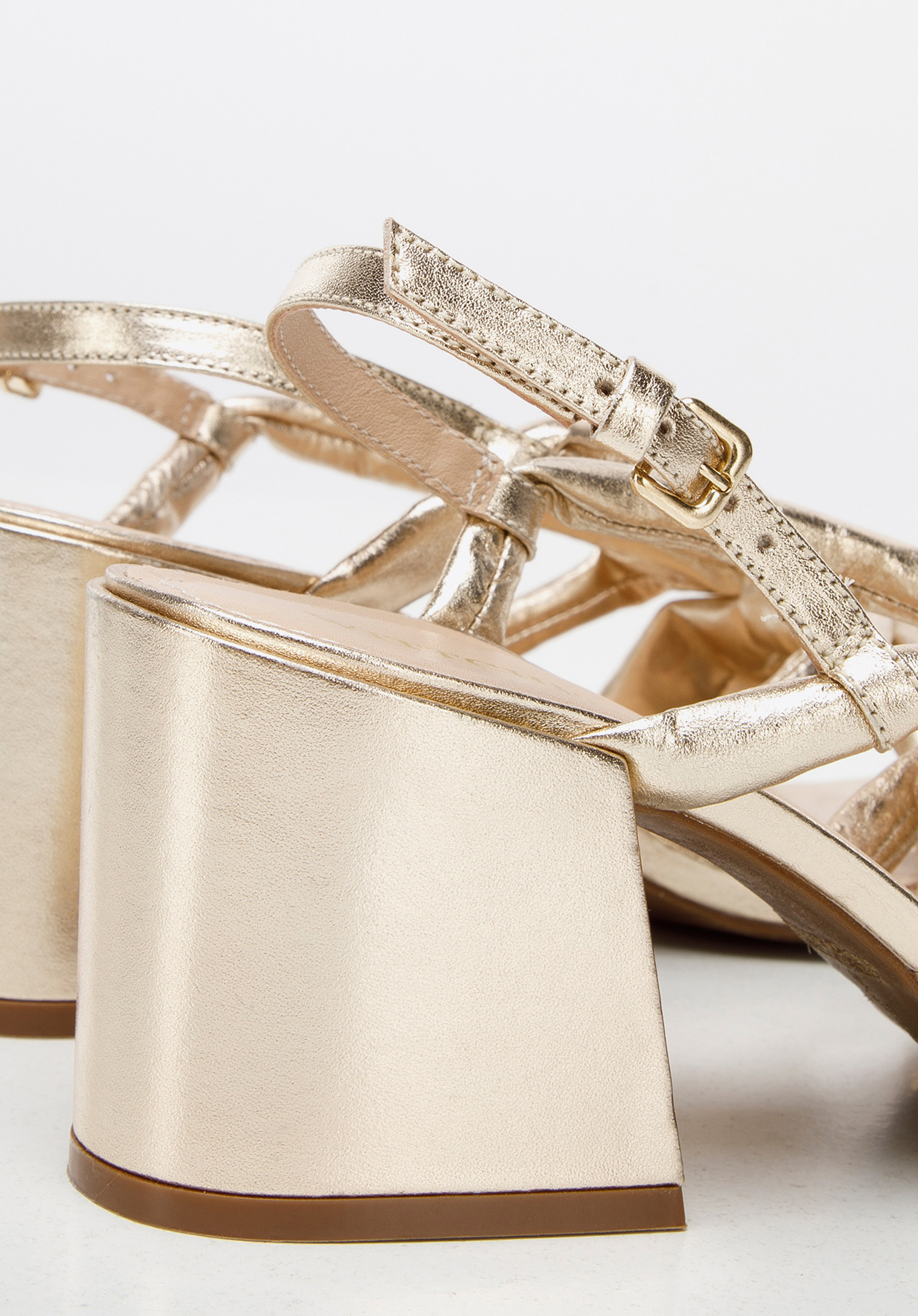 Damskie sandały skórzane z supełkiem