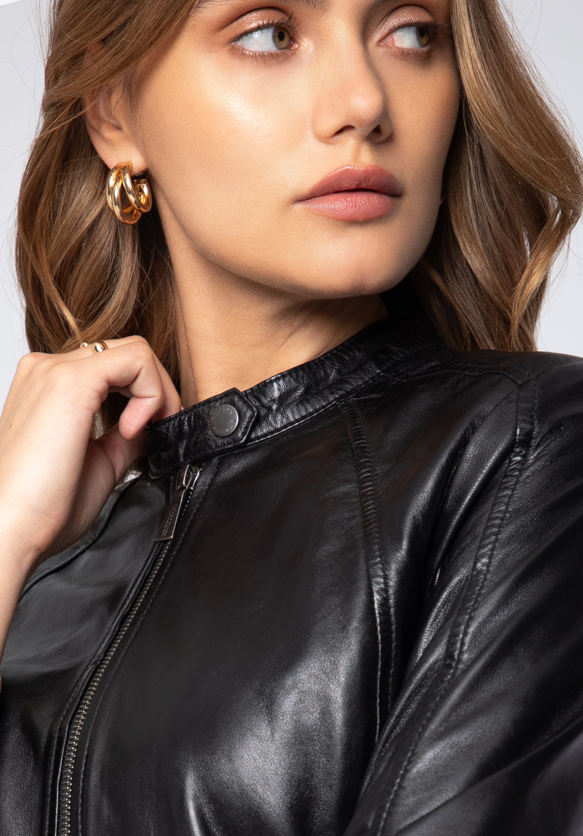 Damska kurtka skórzana klasyczna ze stójką