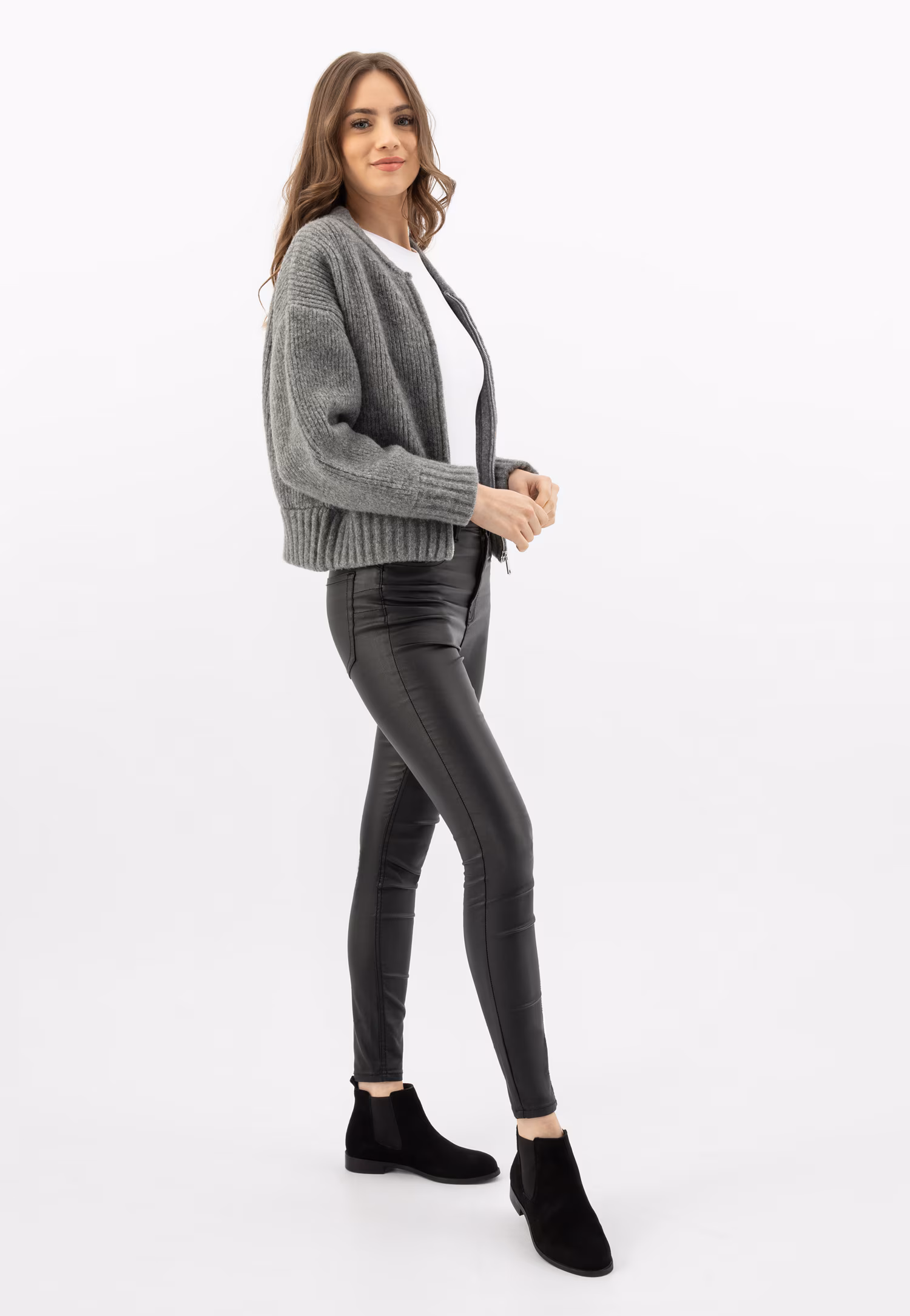 Czarne sztyblety damskie na płaskiej podeszwie