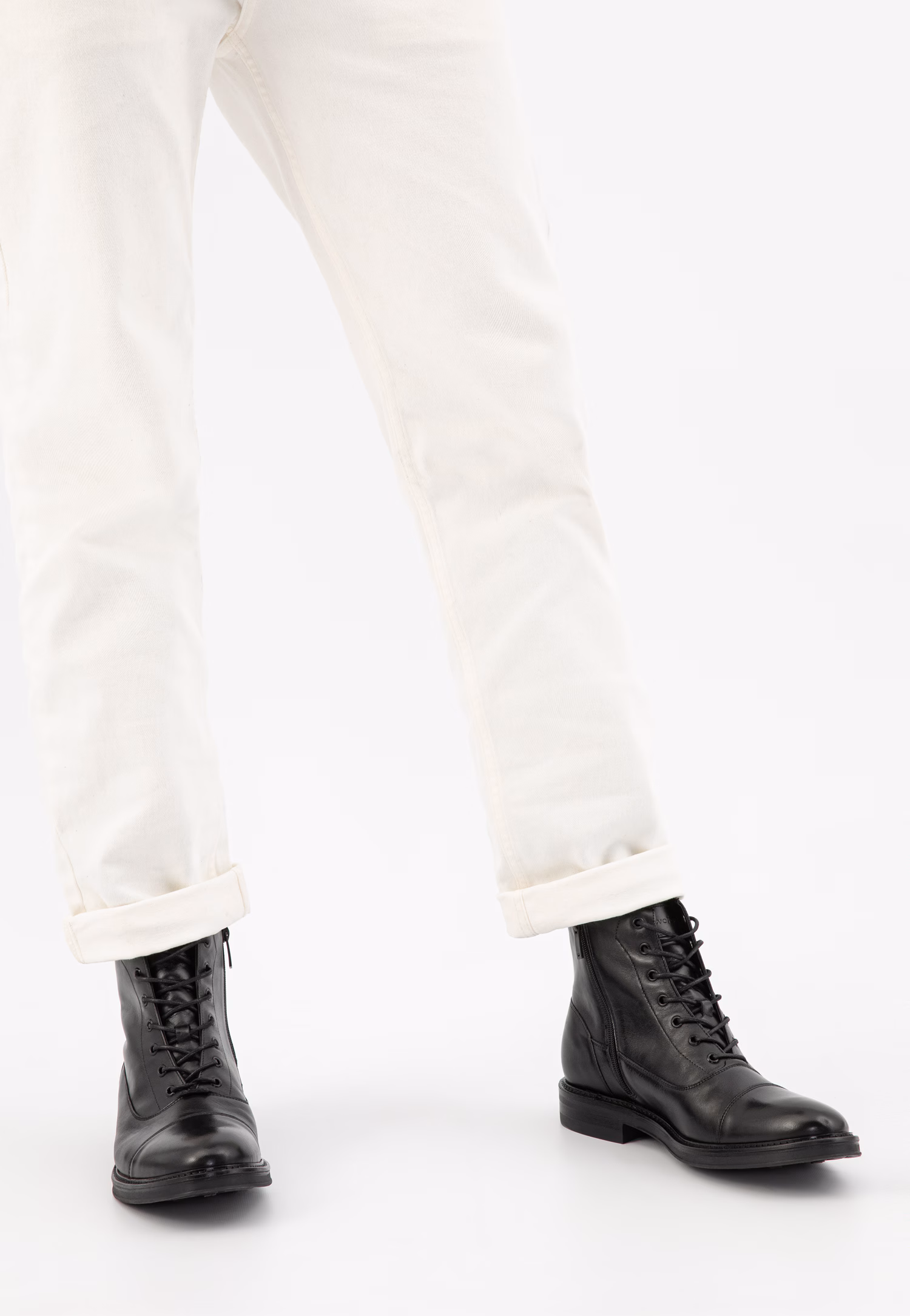 Czarne trzewiki męskie z gładkiej skóry licowej