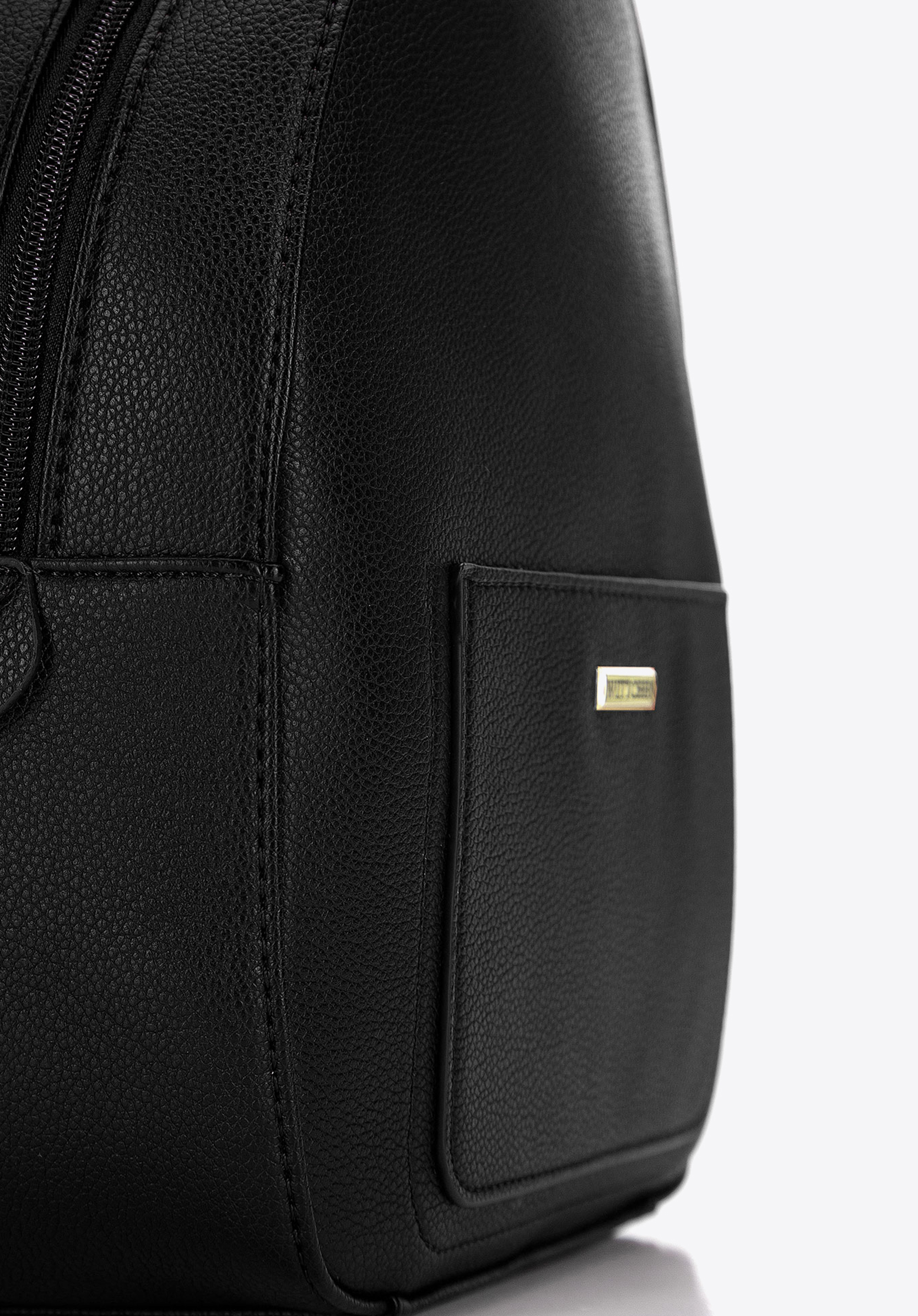 Damski plecak z ekoskóry zaokrąglony mały