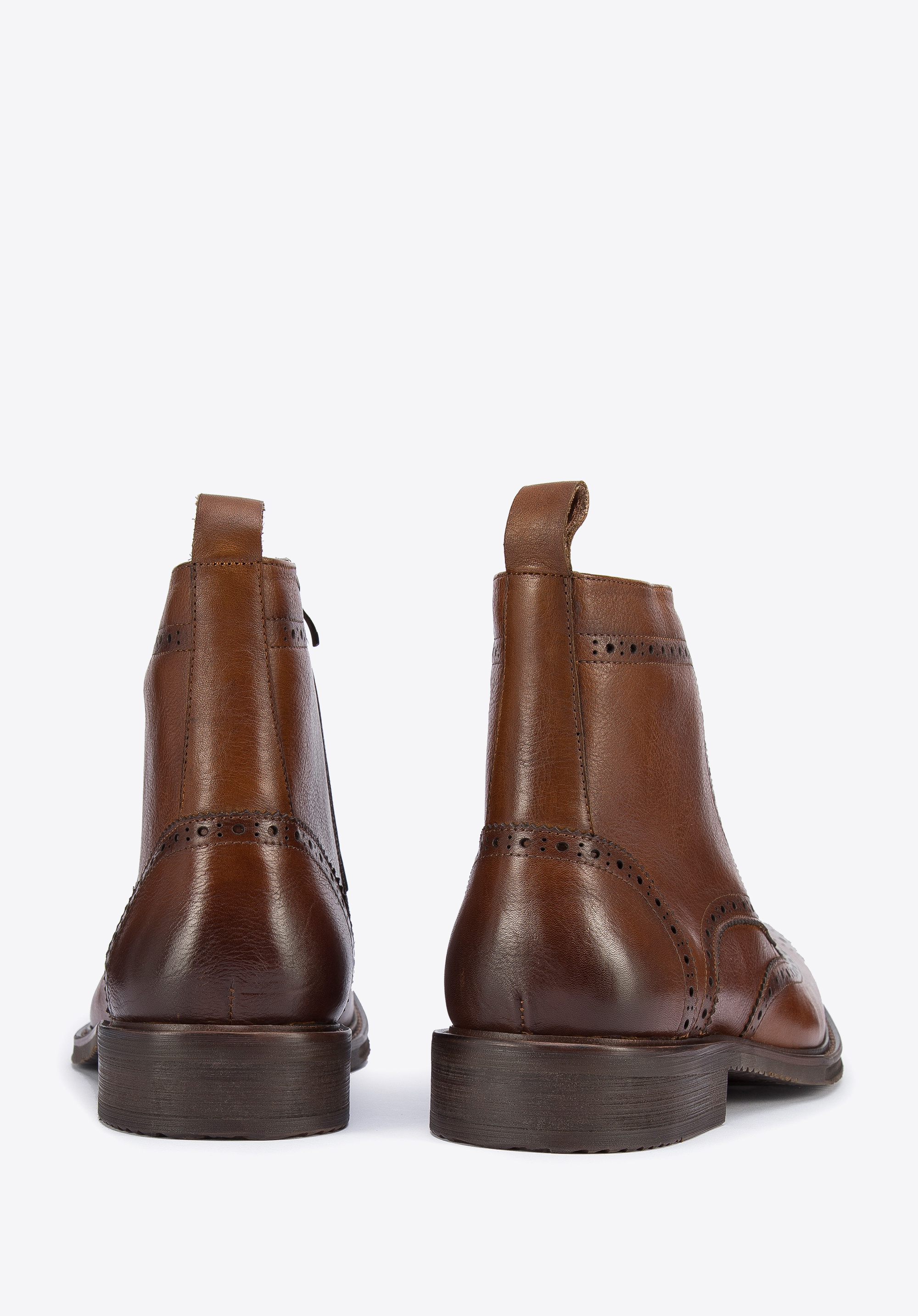 Męskie trzewiki skórzane z dziurkowaniem wysokie