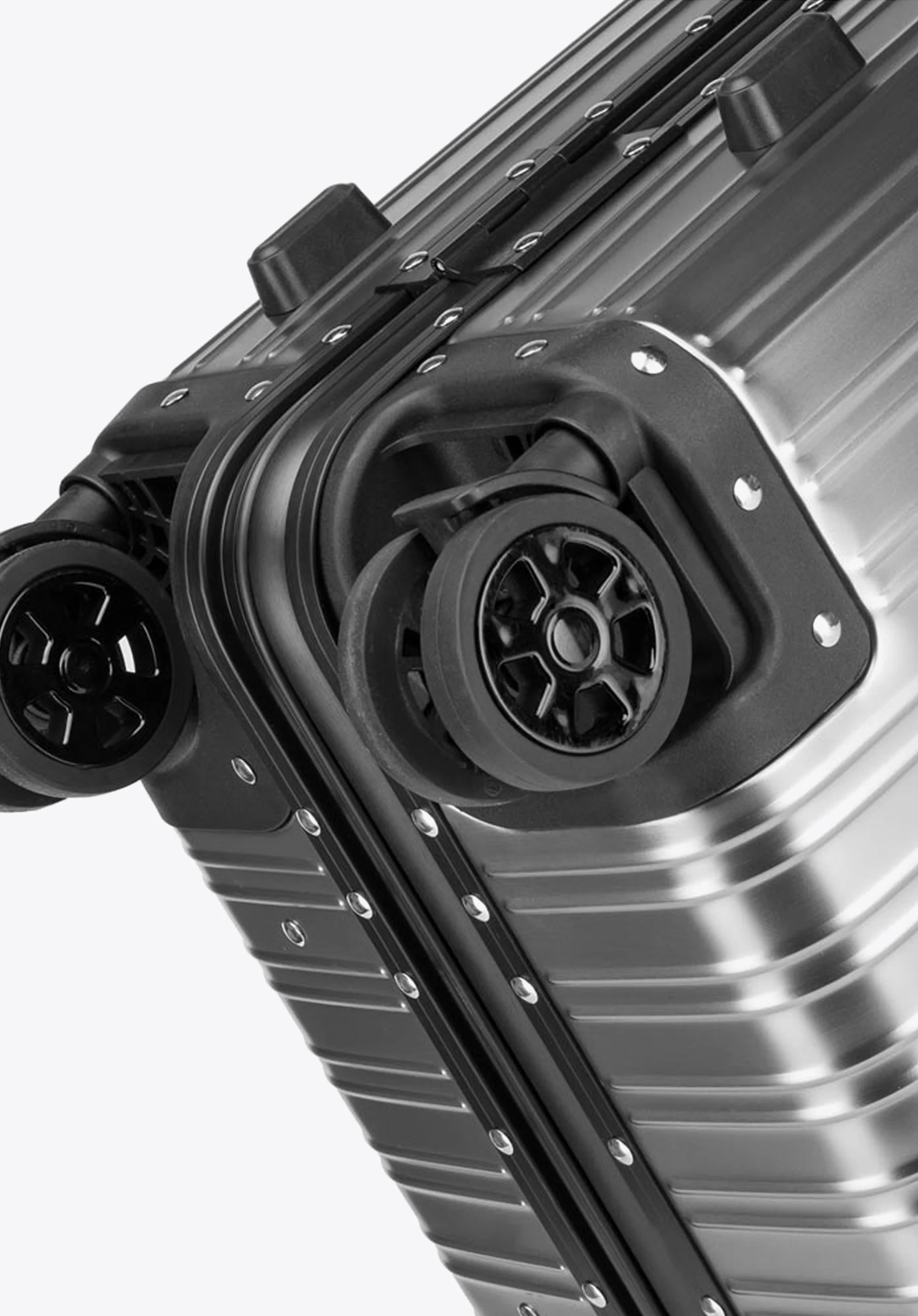 Walizka kabinowa z aluminium