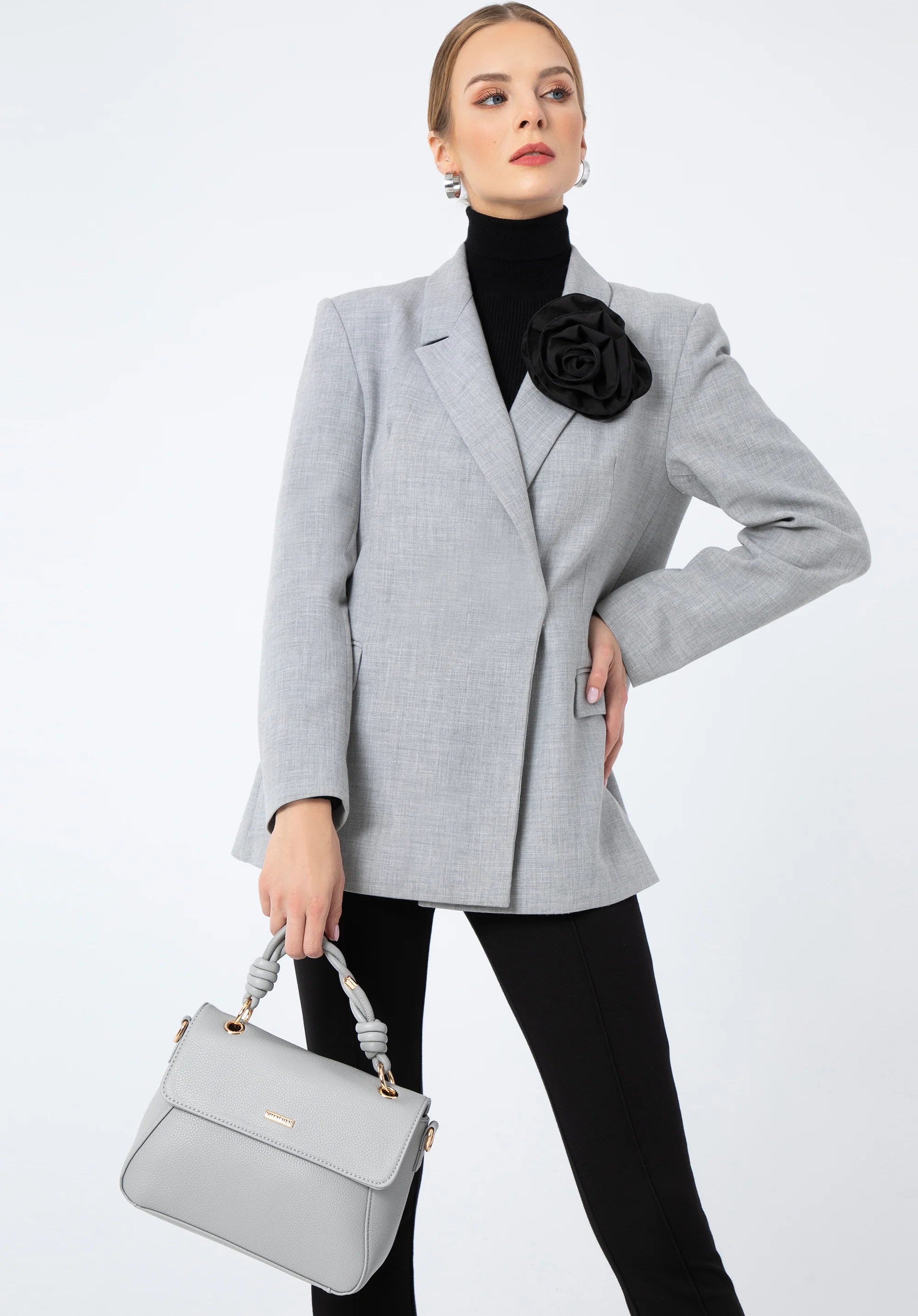 Torebka kuferek z ekoskóry z plecioną rączką