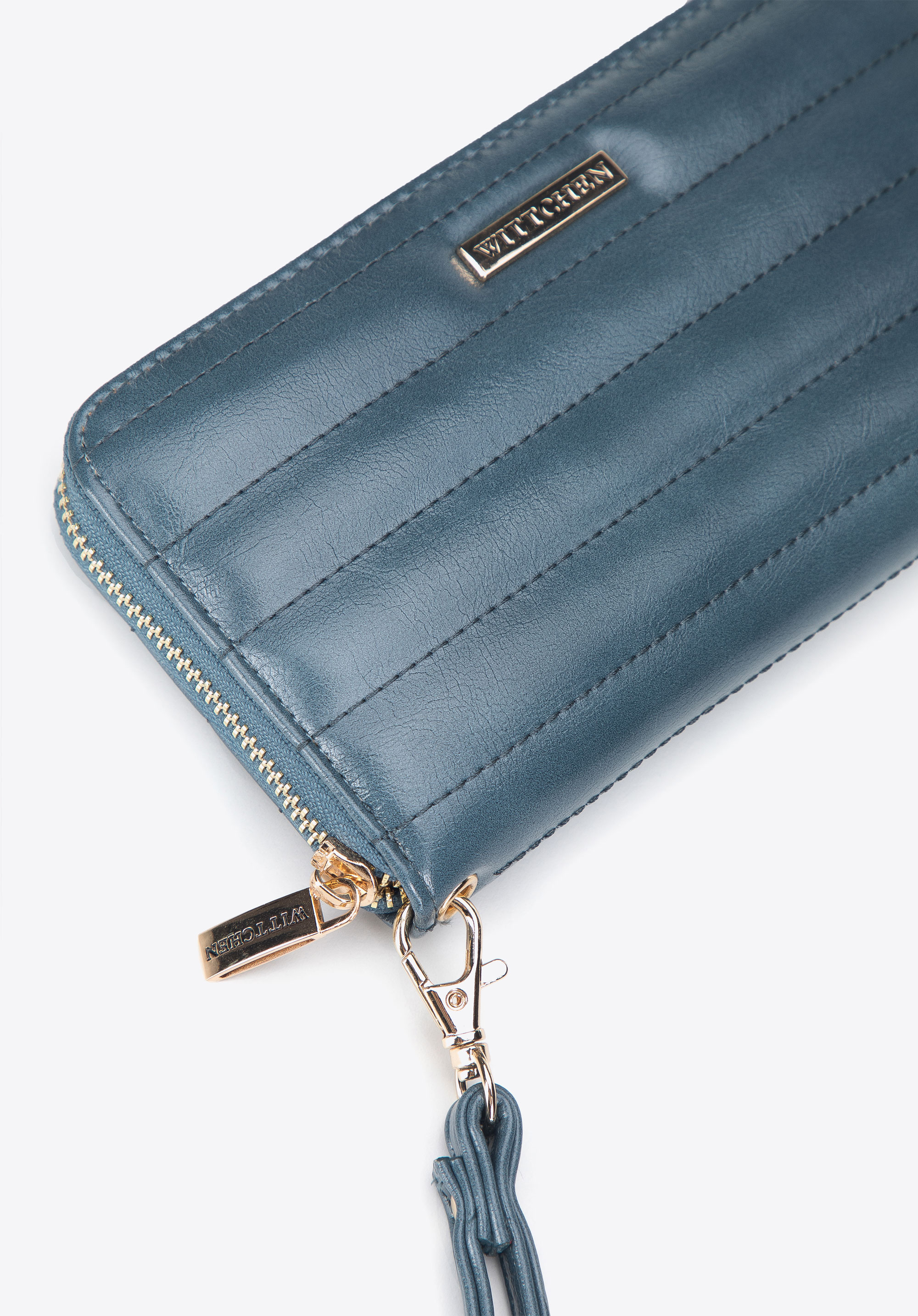 Damski portfel z błyszczącej ekoskóry duży