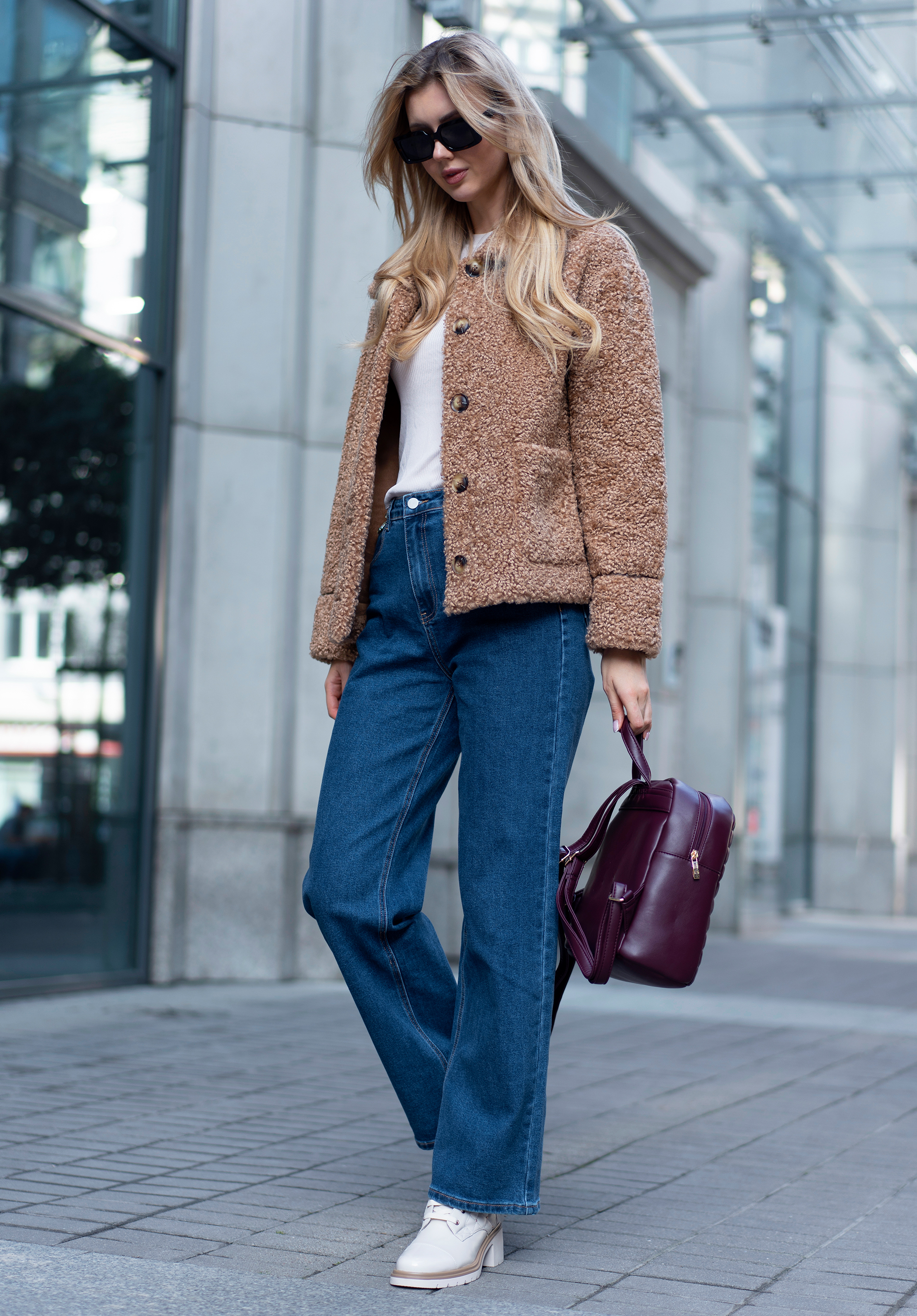 Damska kurtka ze sztucznego baranka