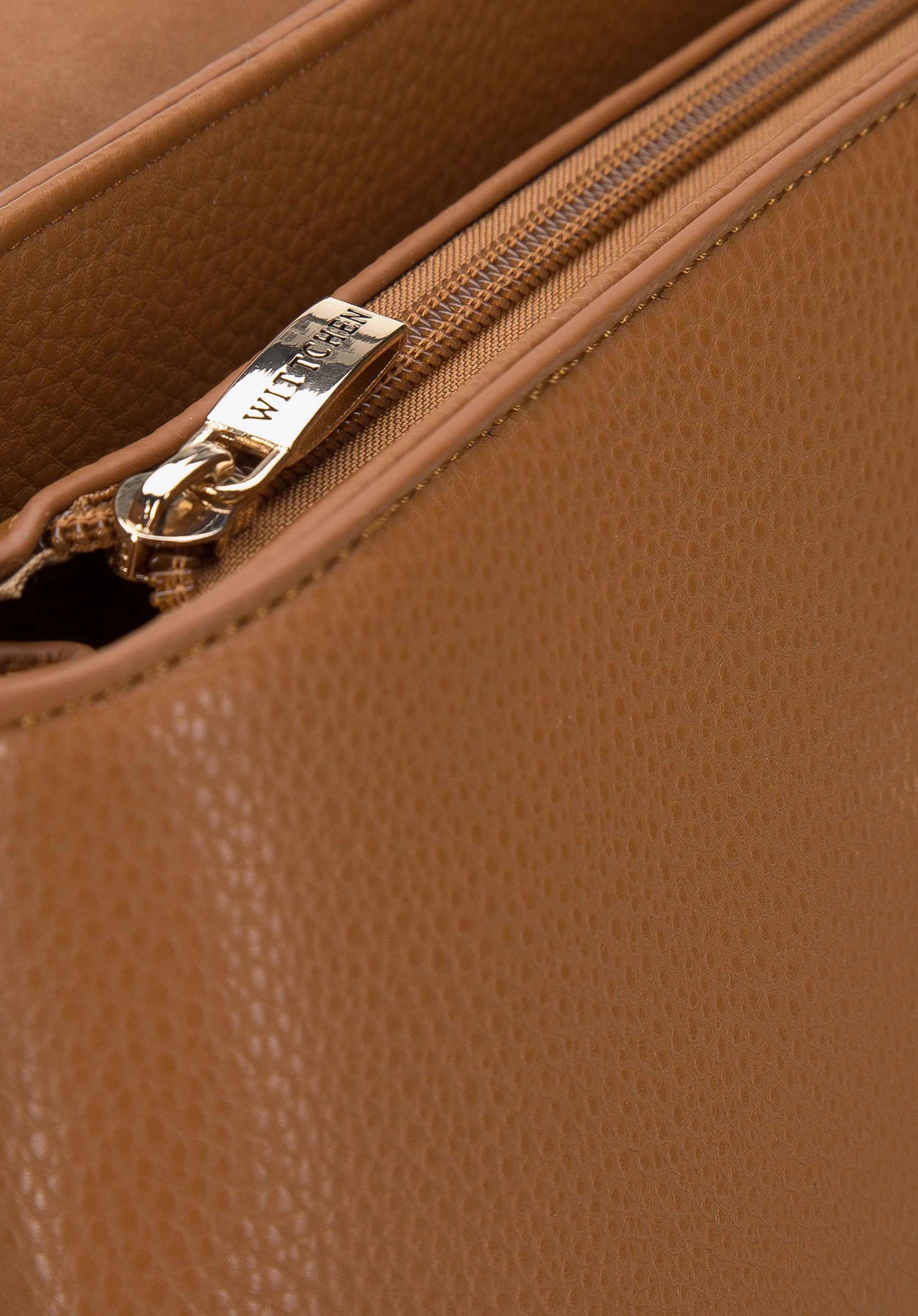 Damski plecak z kłódką