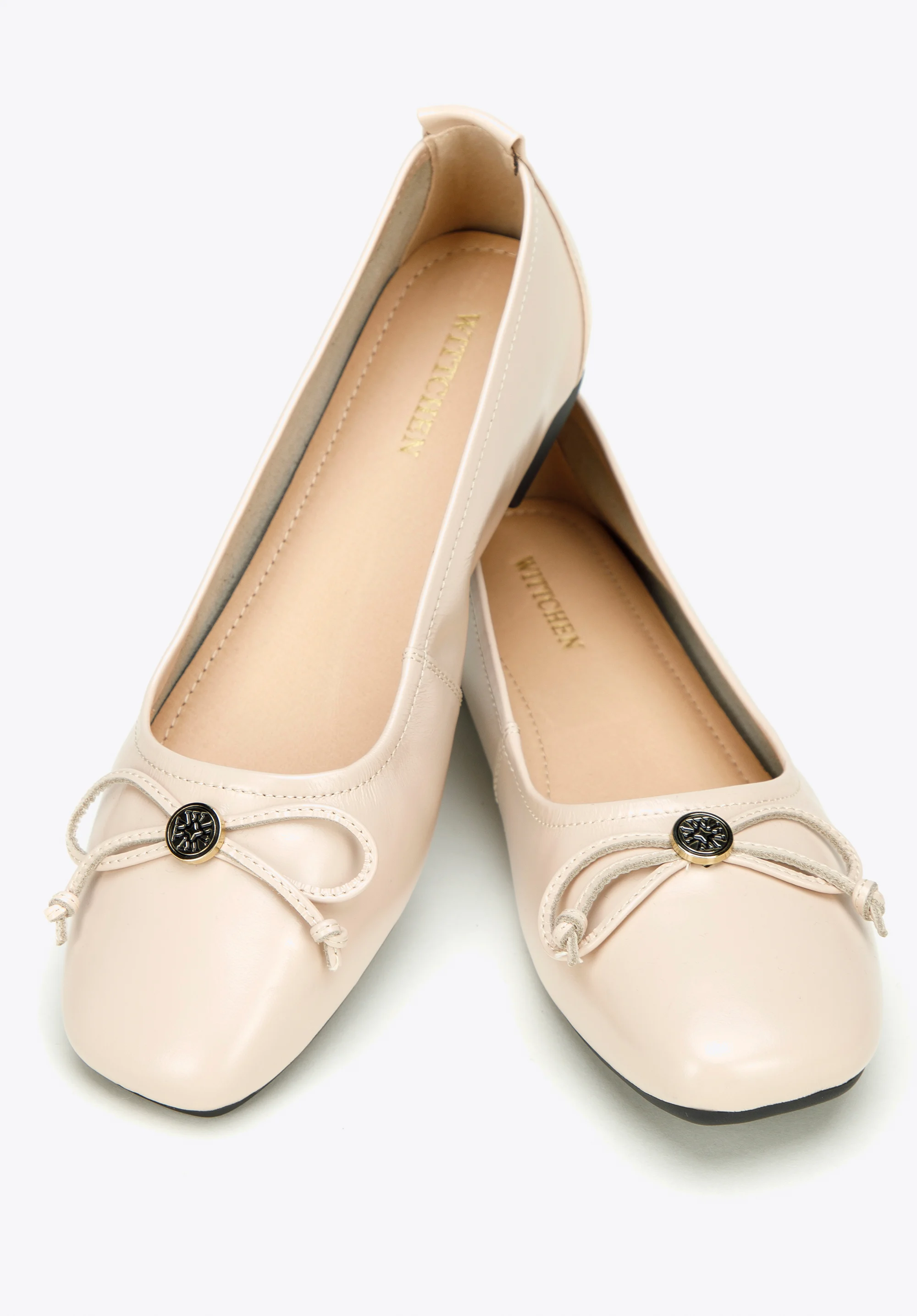 Baleriny z miękkiej skóry z kokardką z monogramem