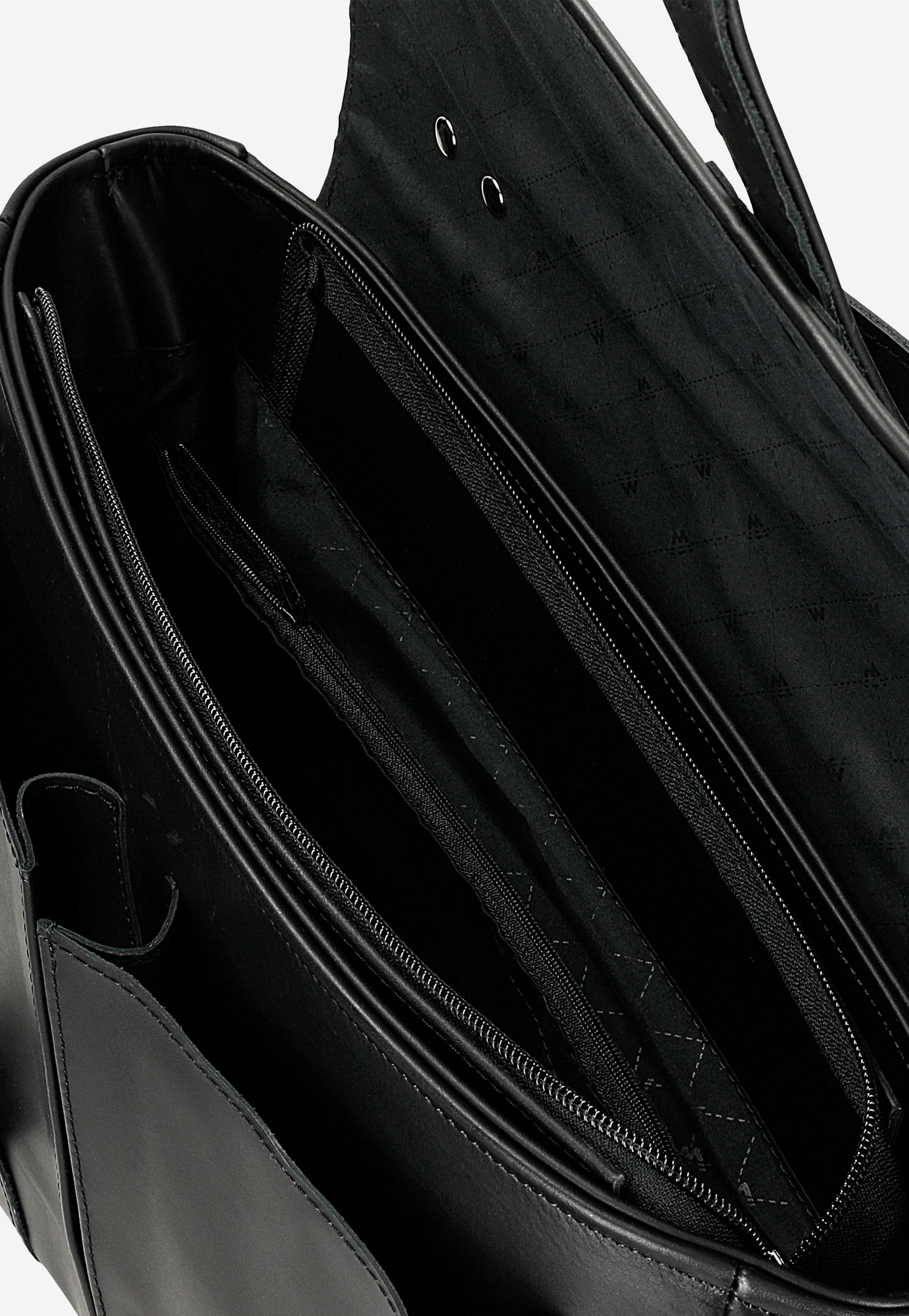 Czarna skórzana torba-plecak 2w1