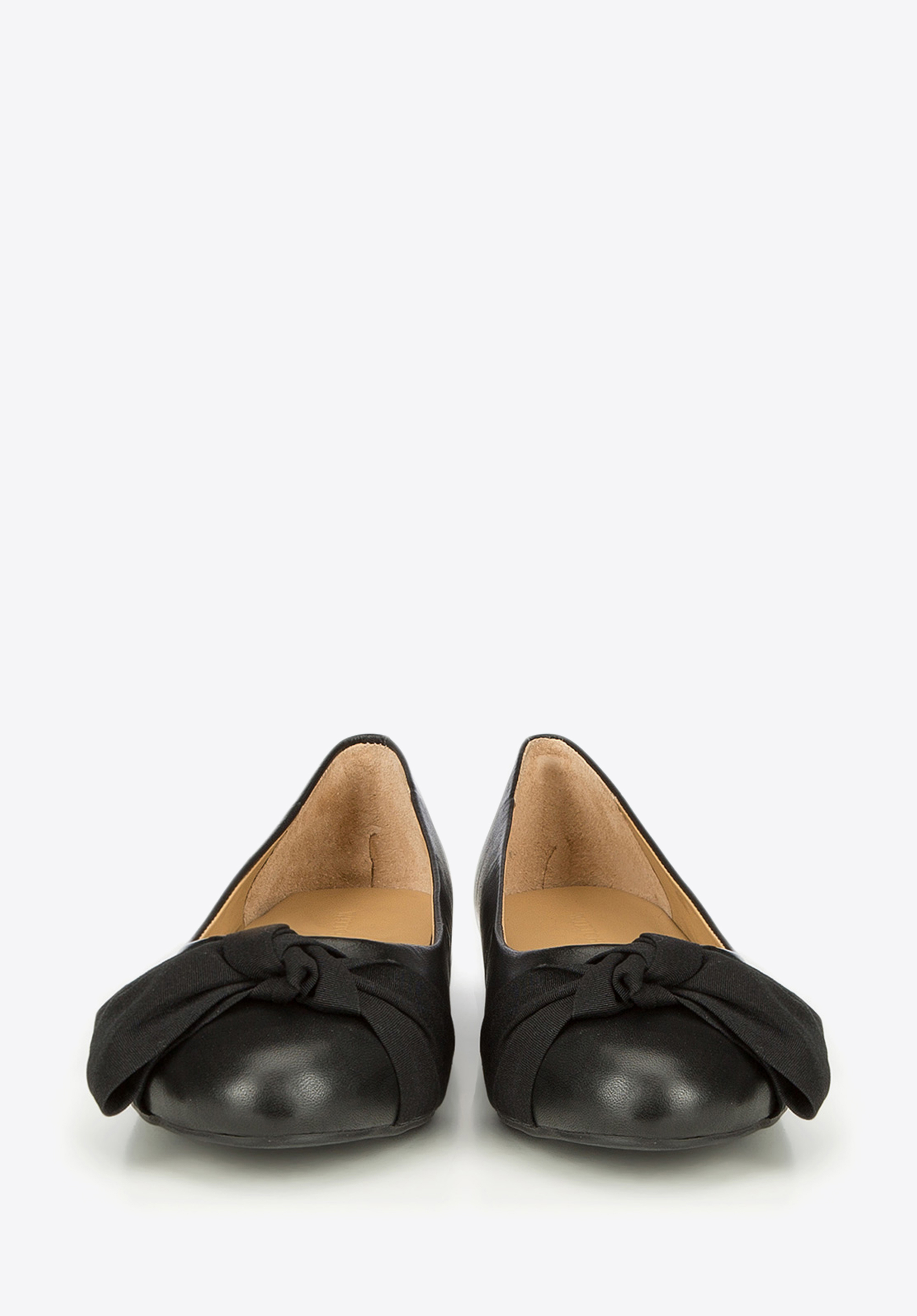 Baleriny skórzane z asymetryczną kokardą