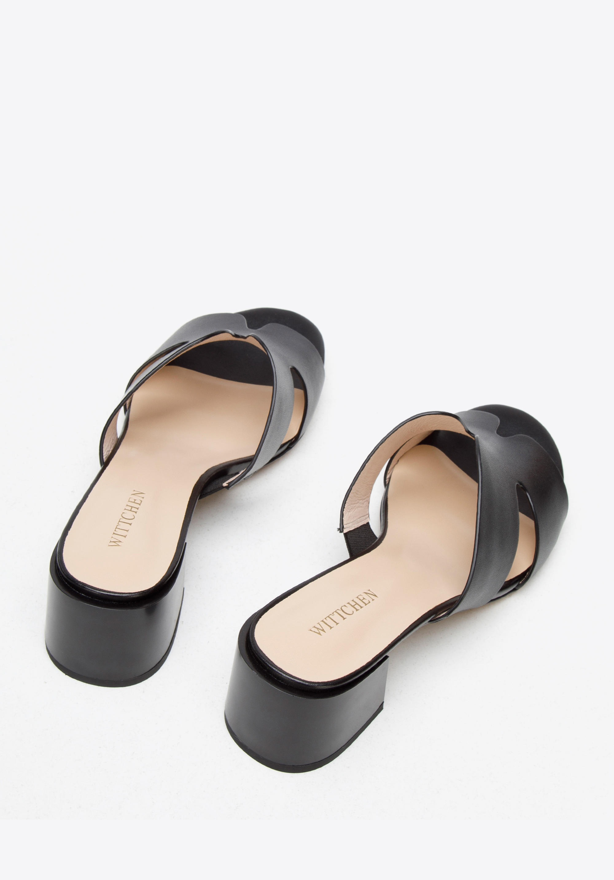 Damskie klapki skórzane proste na słupku