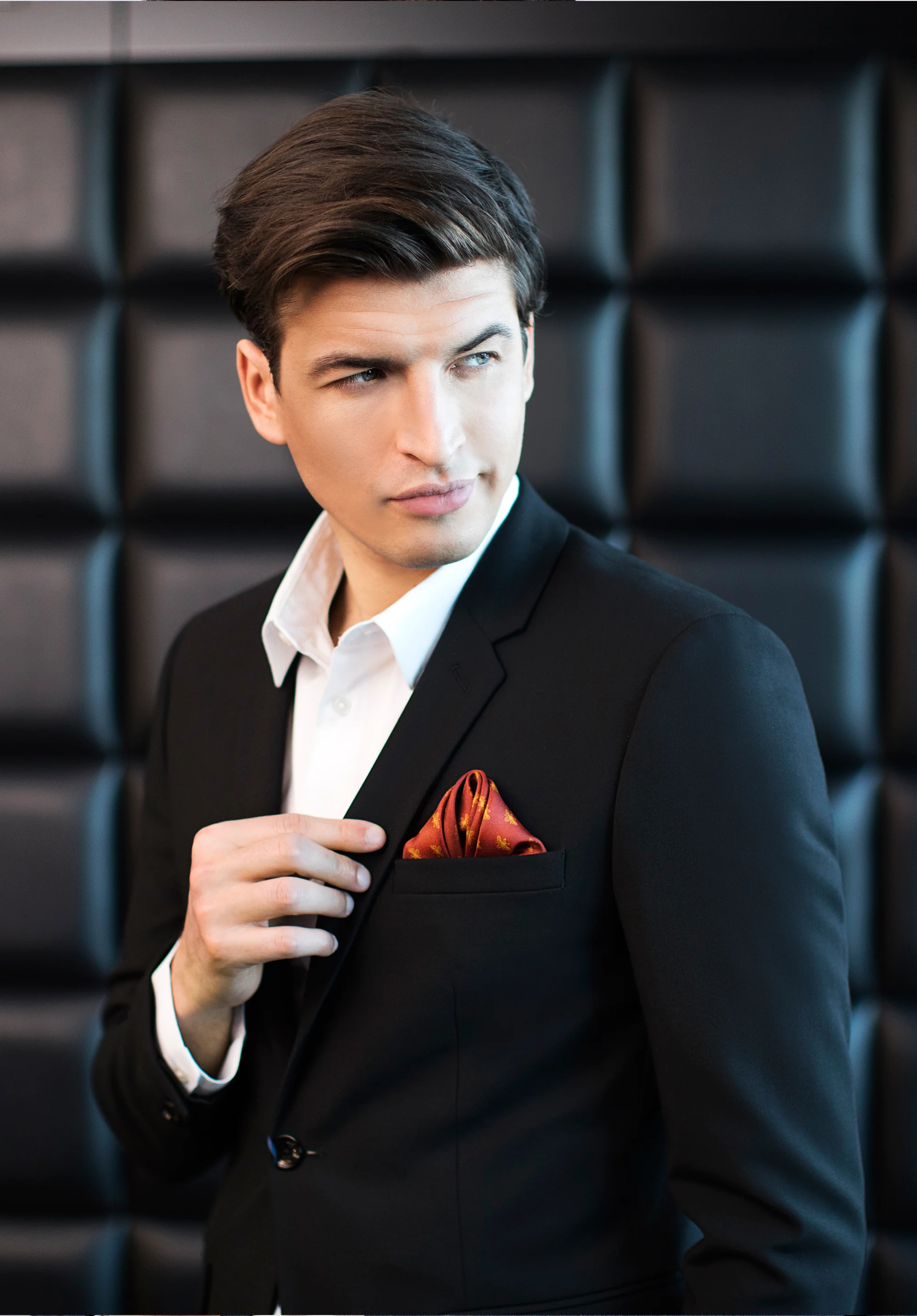 Poszetka jedwabna we wzory