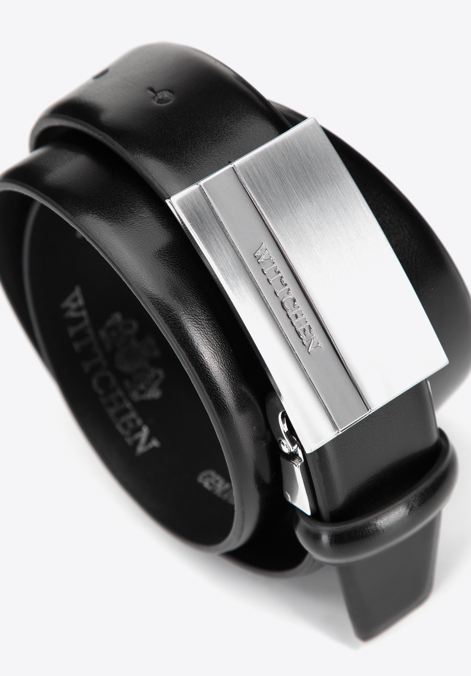 Męski pasek skórzany z metalową klamrą