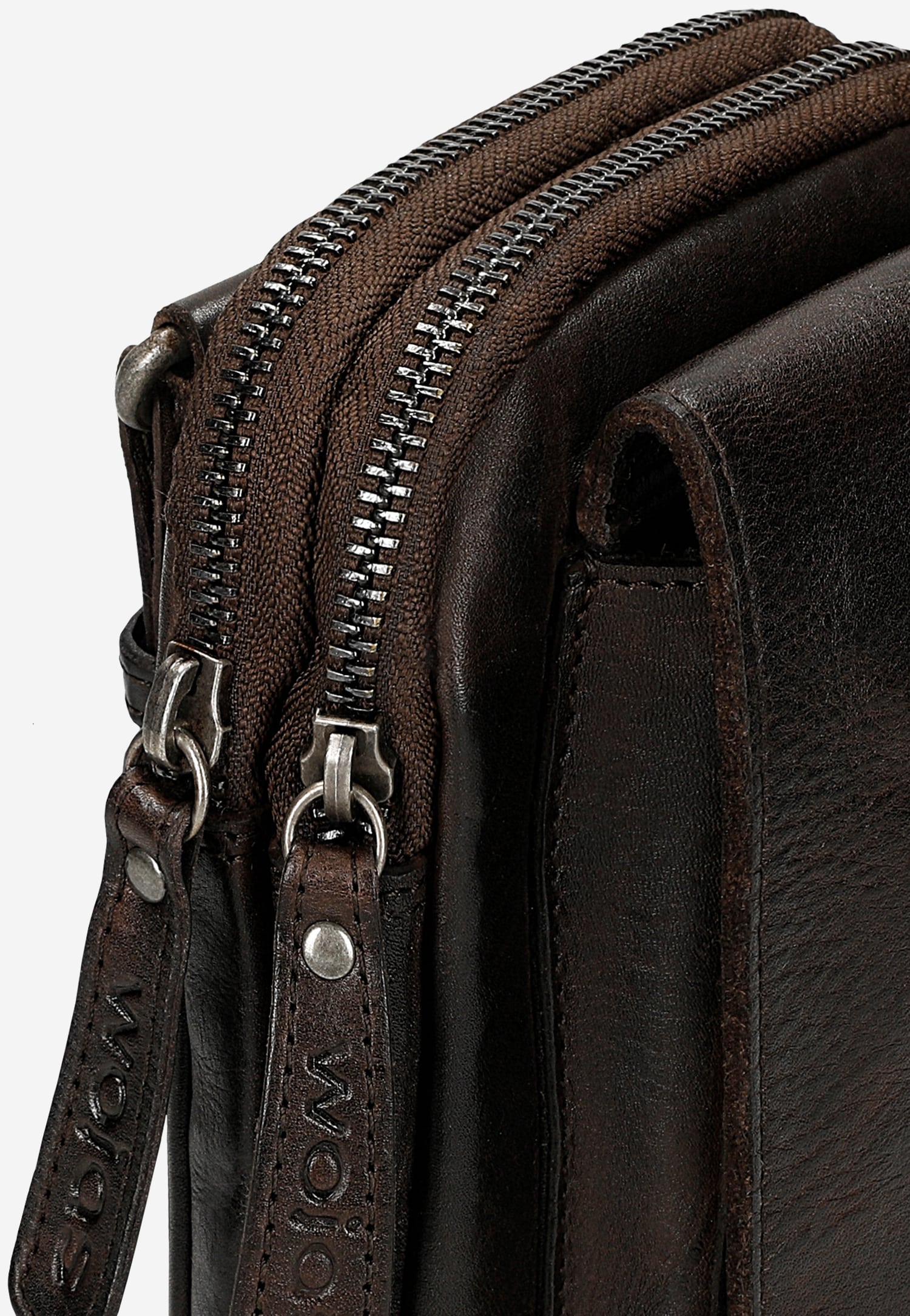 Mała czarna torba męska ze skóry licowej