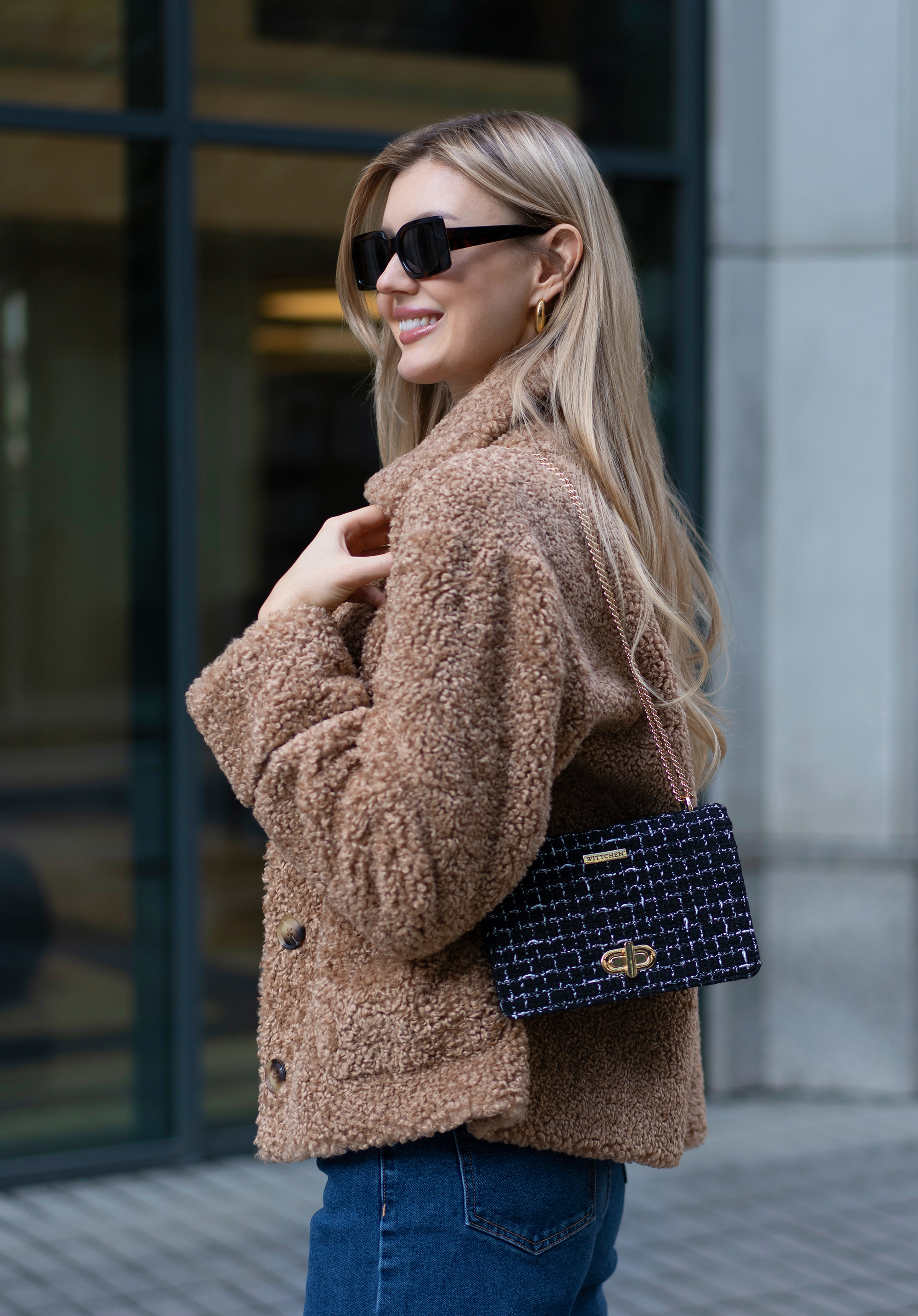 Damska kurtka ze sztucznego baranka