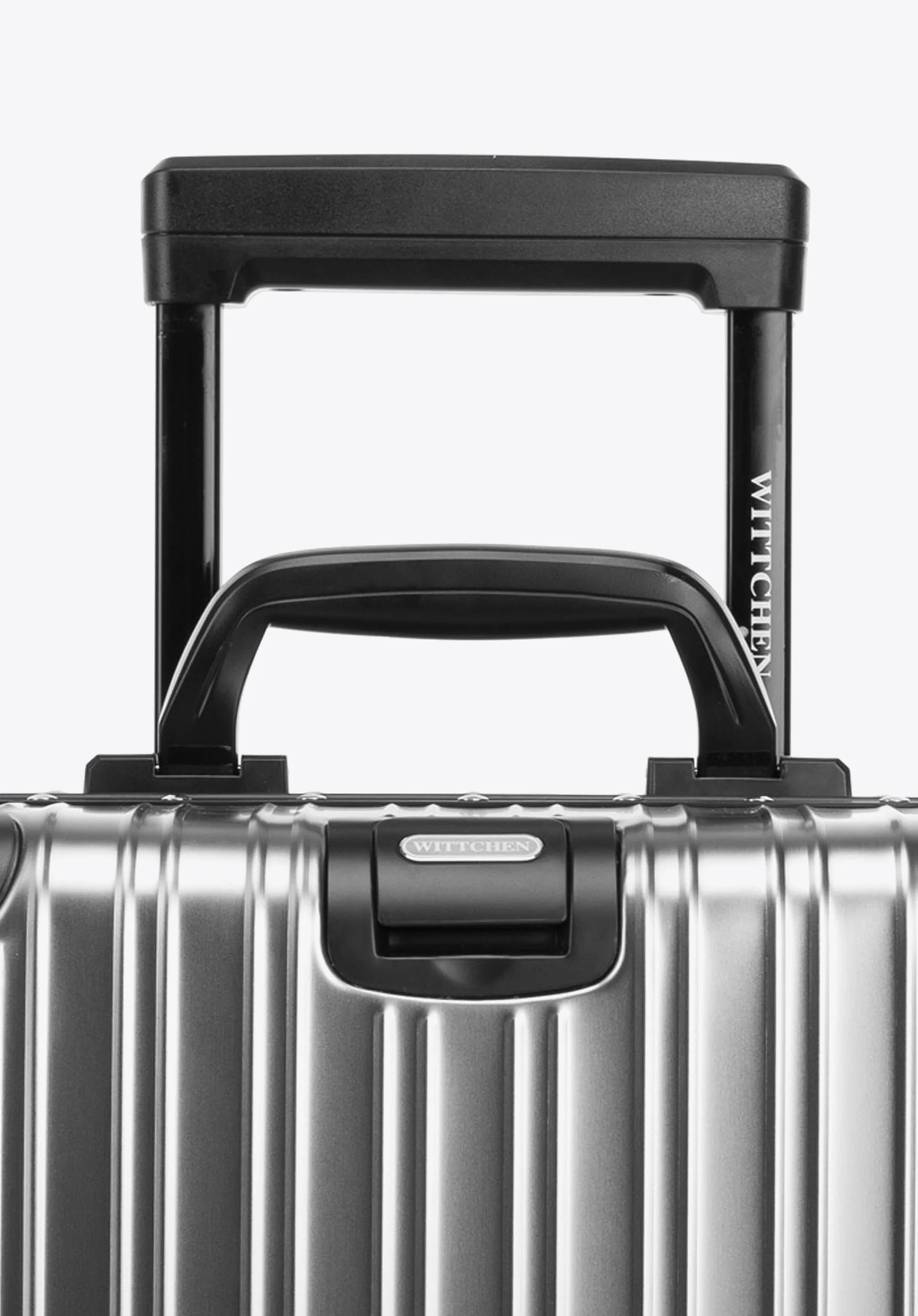 Walizka kabinowa z aluminium