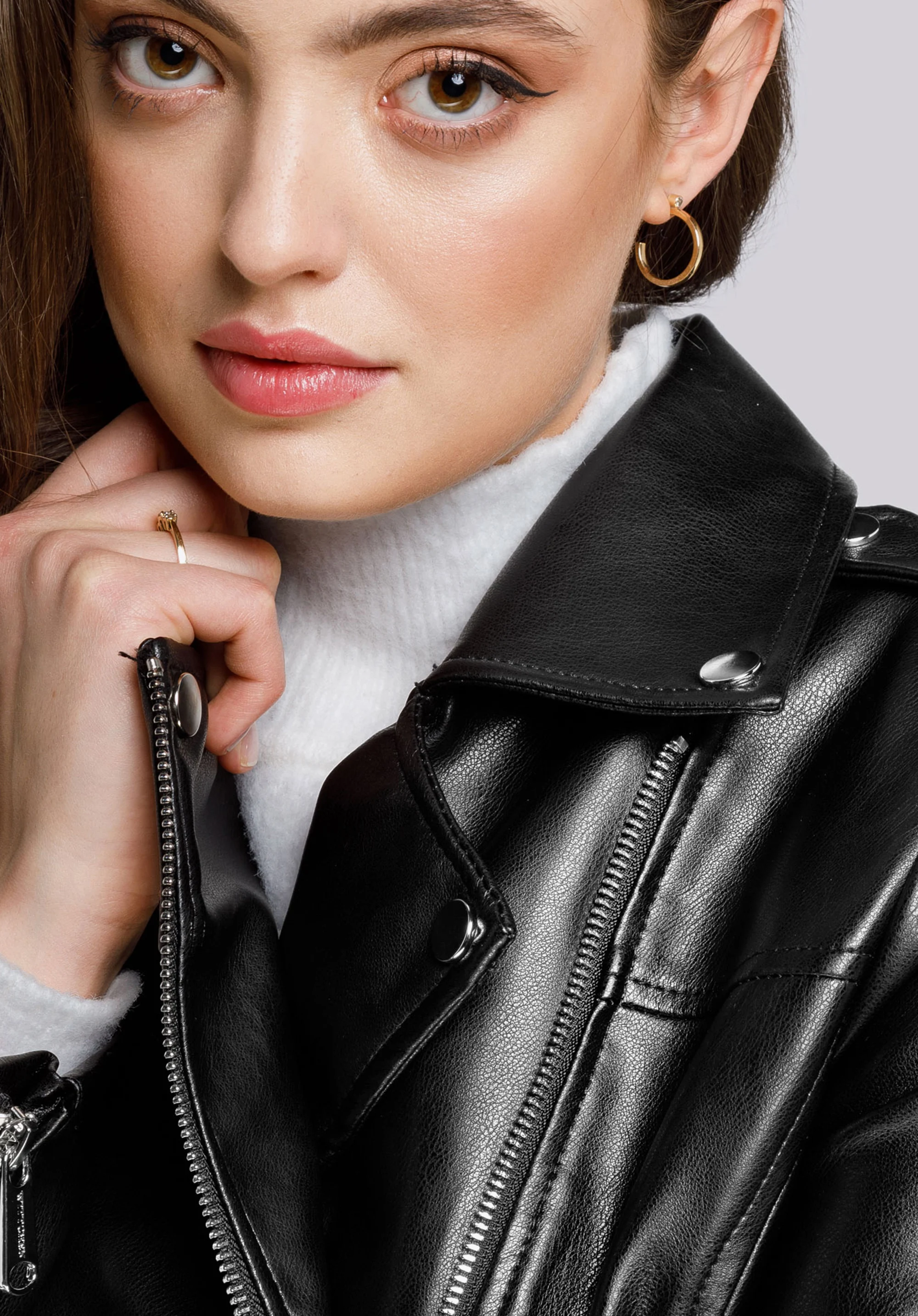 Damska ramoneska z pagonami