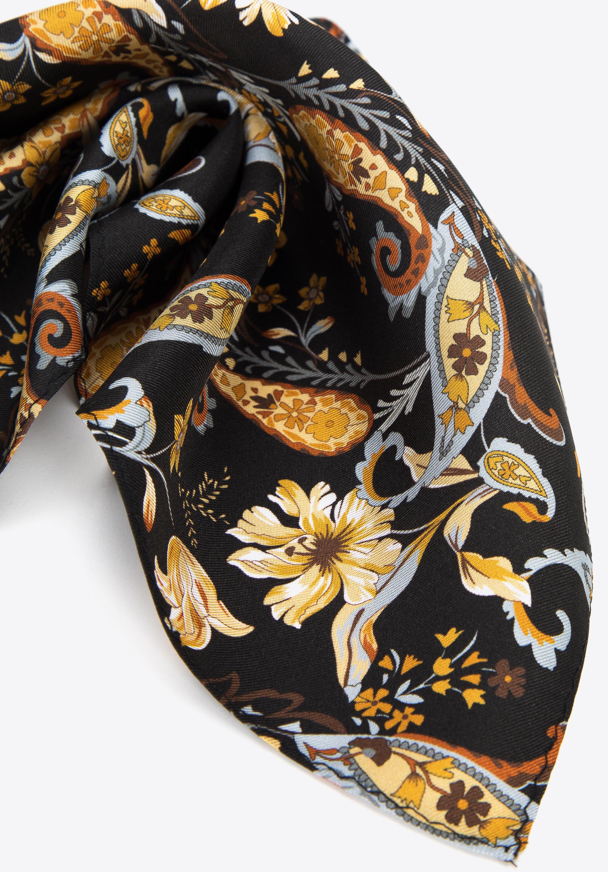 Poszetka jedwabna we wzory