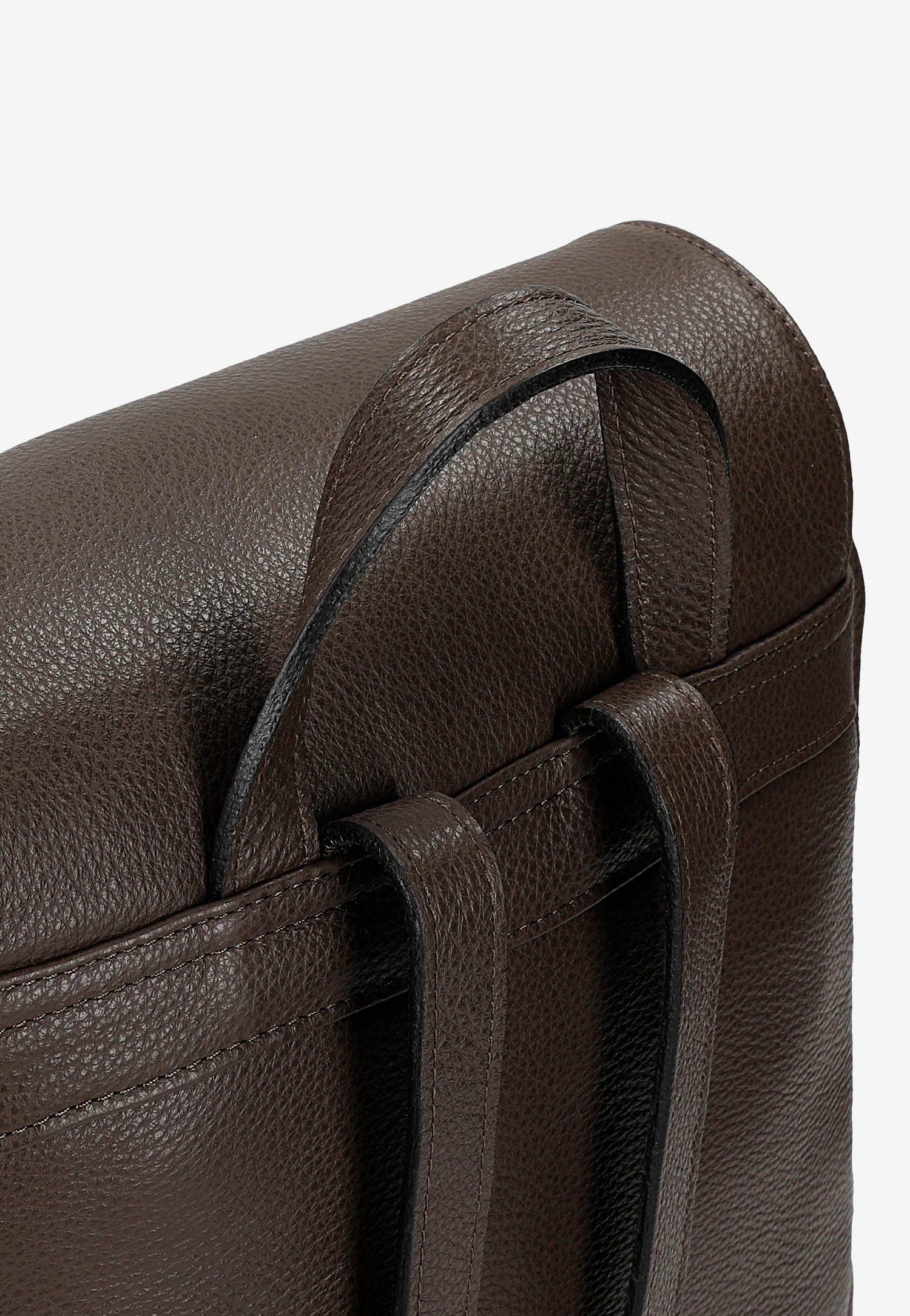 Beżowy skórzany plecak miejski z klapką