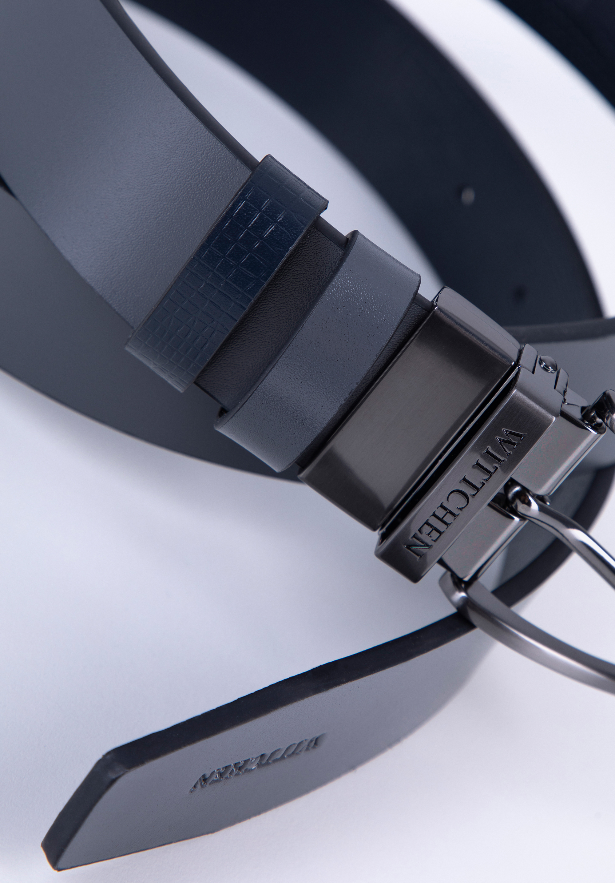 Męski pasek skórzany tłoczony dwustronny