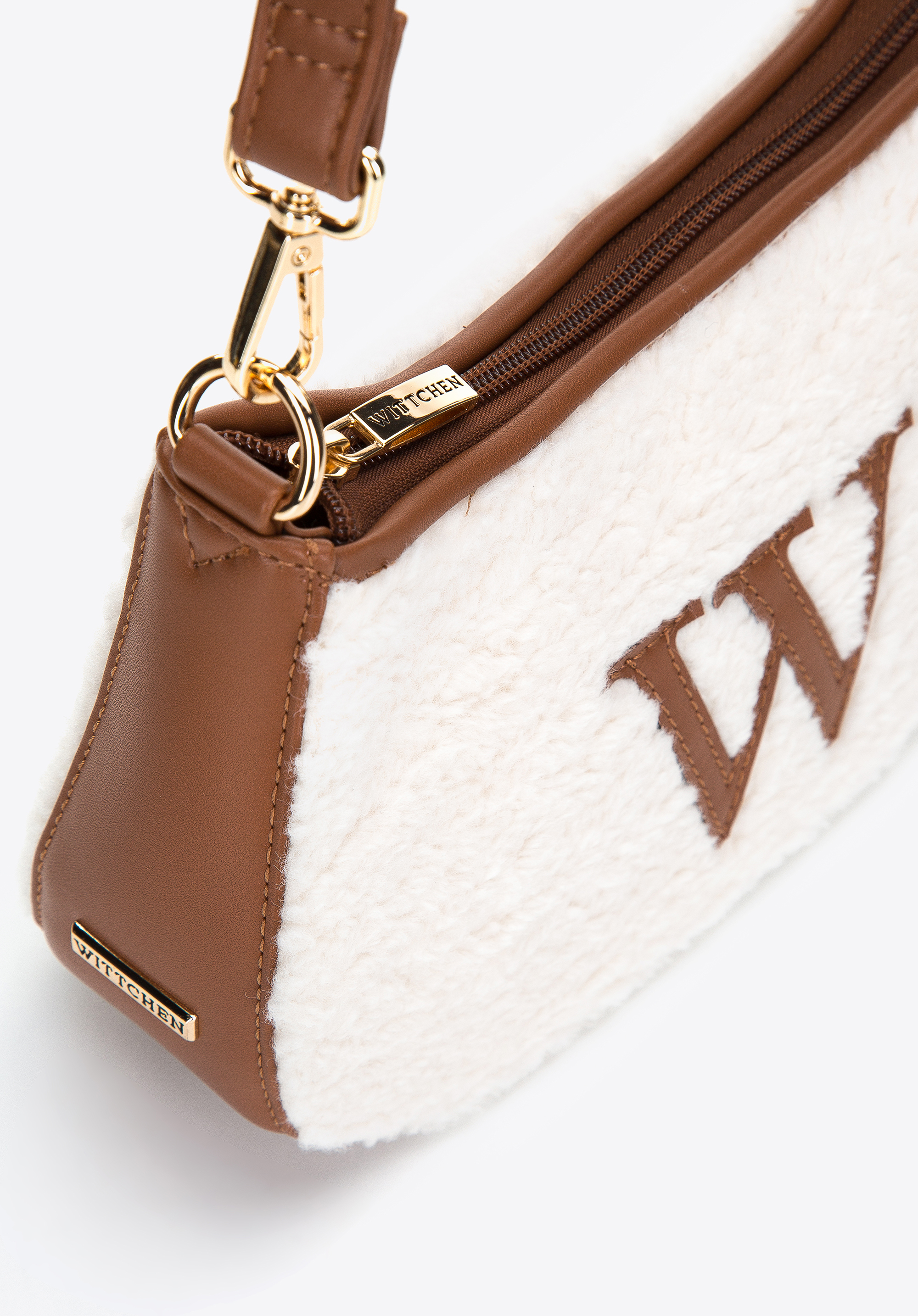 Torebka bagietka ze sztucznym futerkiem mała