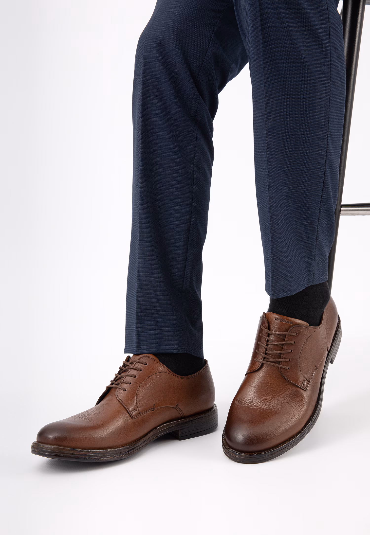 Brązowe klasyczne półbuty męskie w stylu miejskim