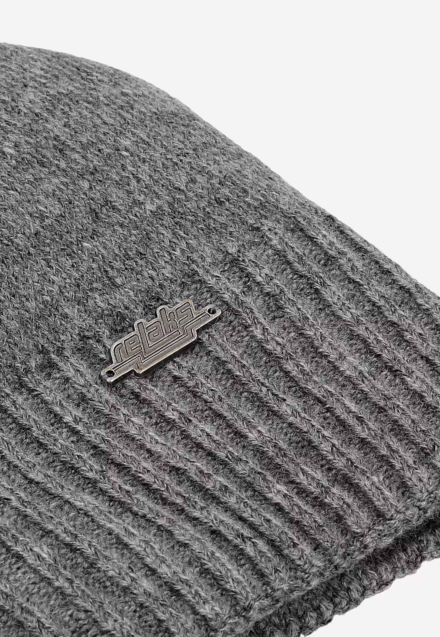 Czarna zimowa czapka RELAKS