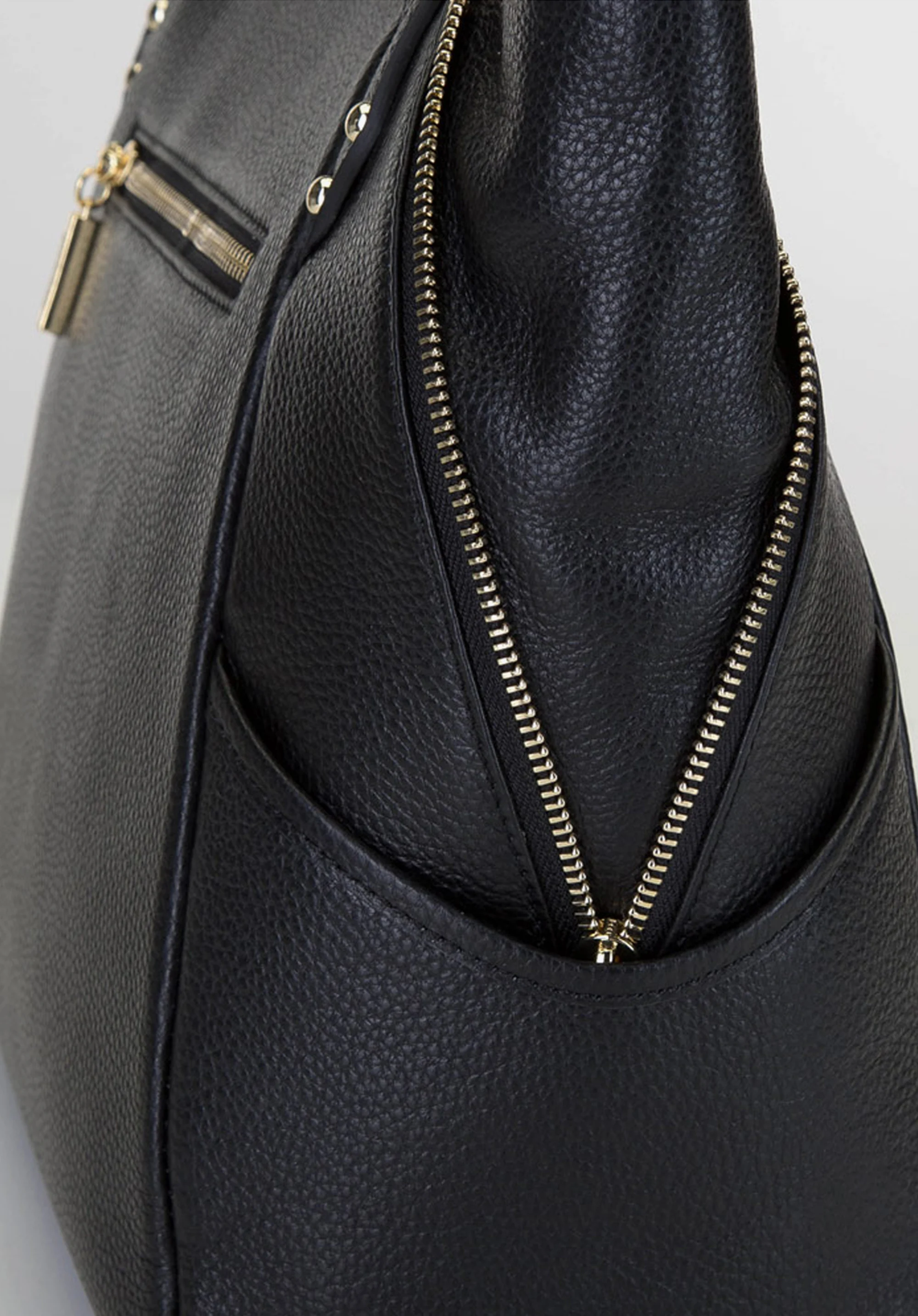 Torebka shopperka ze skóry z ozdobnymi suwakami