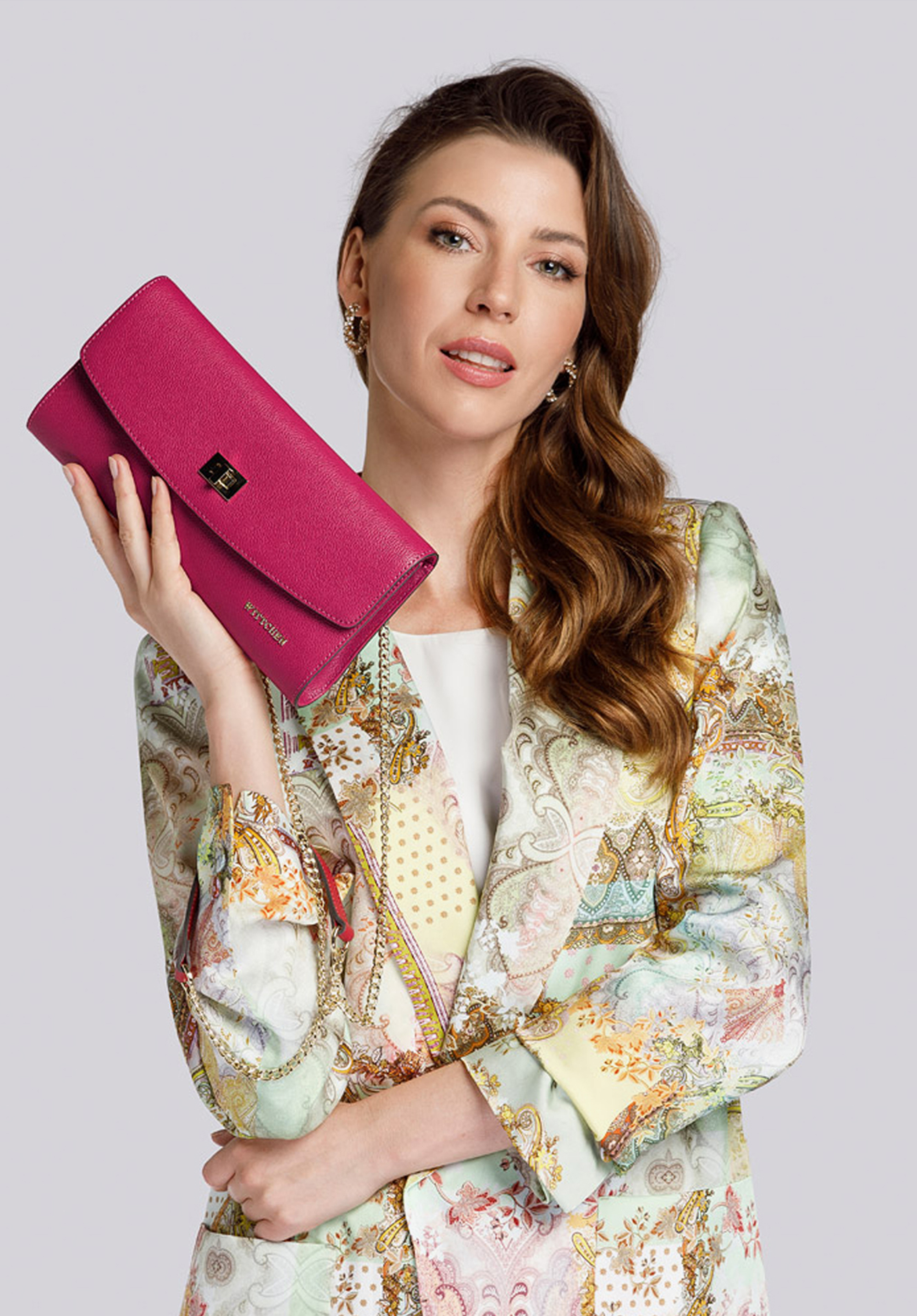 Kopertówka skórzana prosta z łańcuszkiem