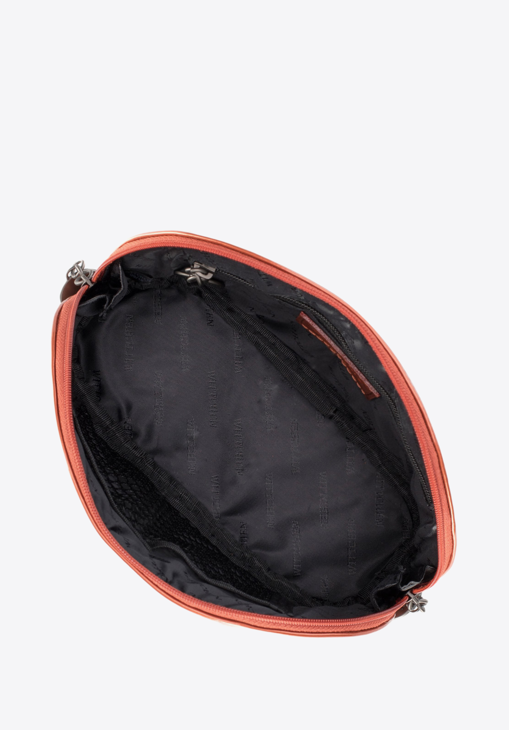 Damska kosmetyczka skórzana lakierowana z monogramem