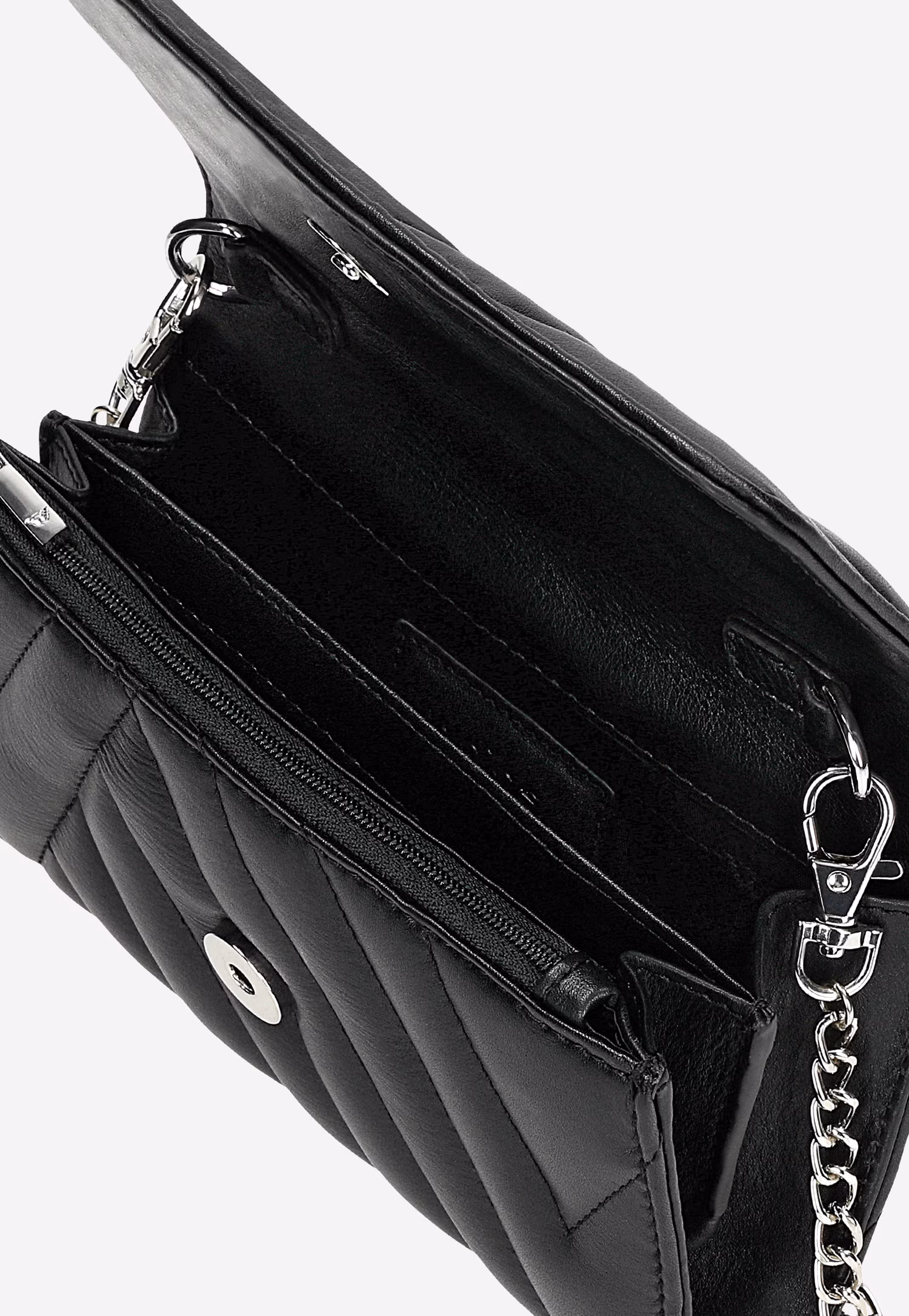 Czarna pikowana torebka kopertówka