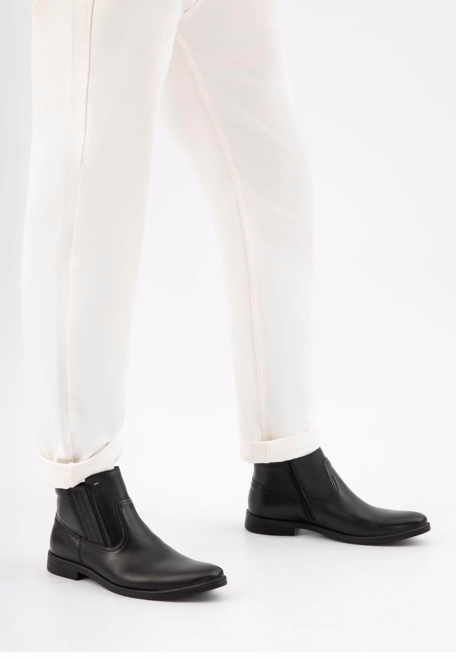 Czarne ocieplane botki męskie ze skóry licowej