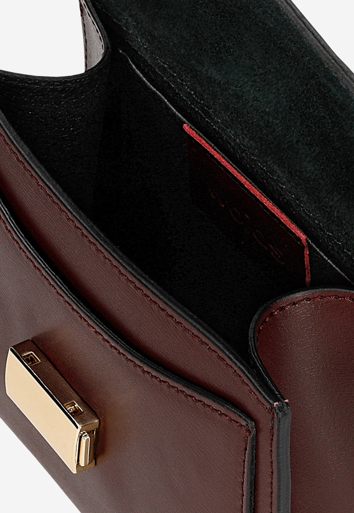 Czarna torebka damska z gładkiej skóry licowej