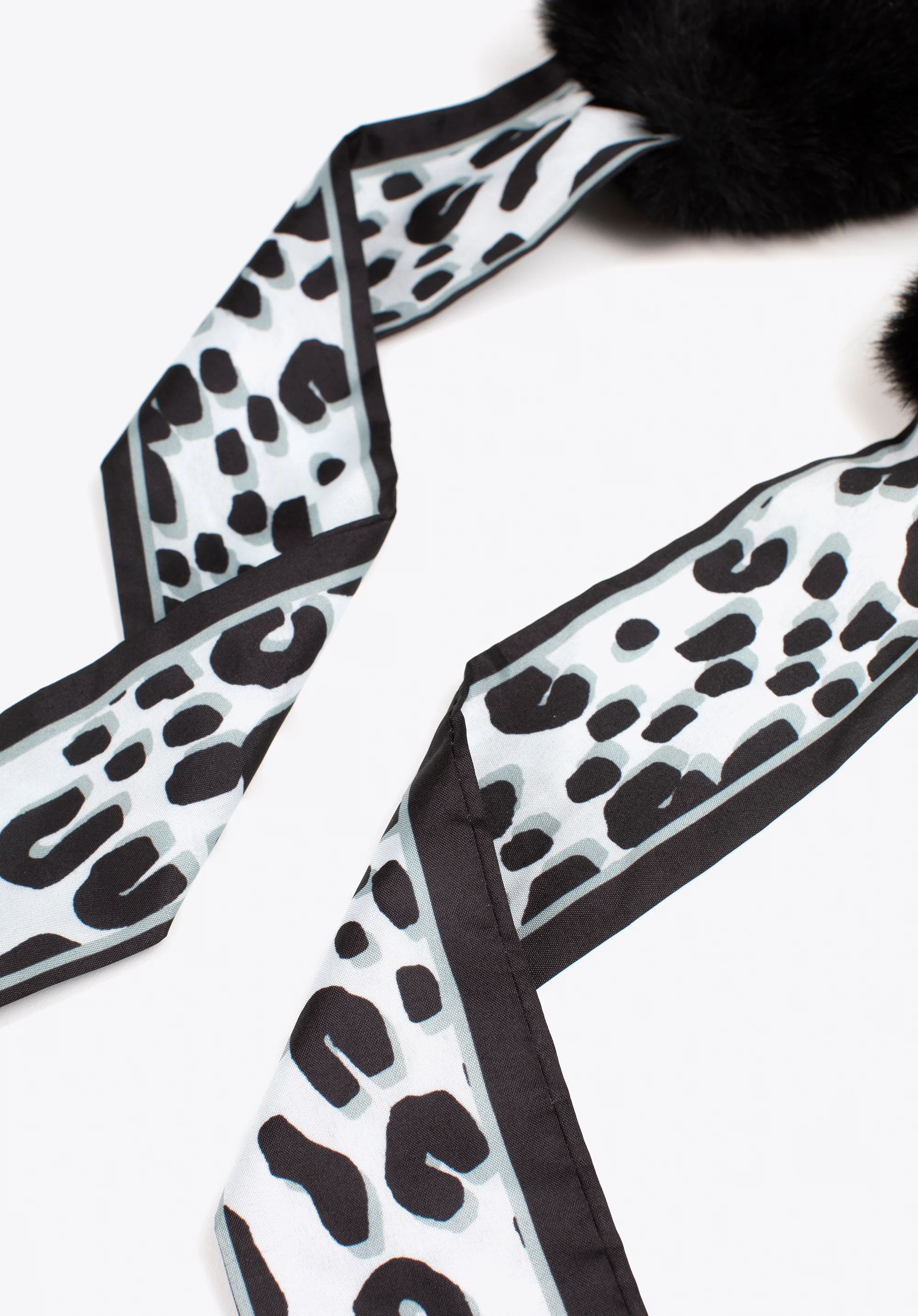 Damski szalik ze sztucznym futerkiem