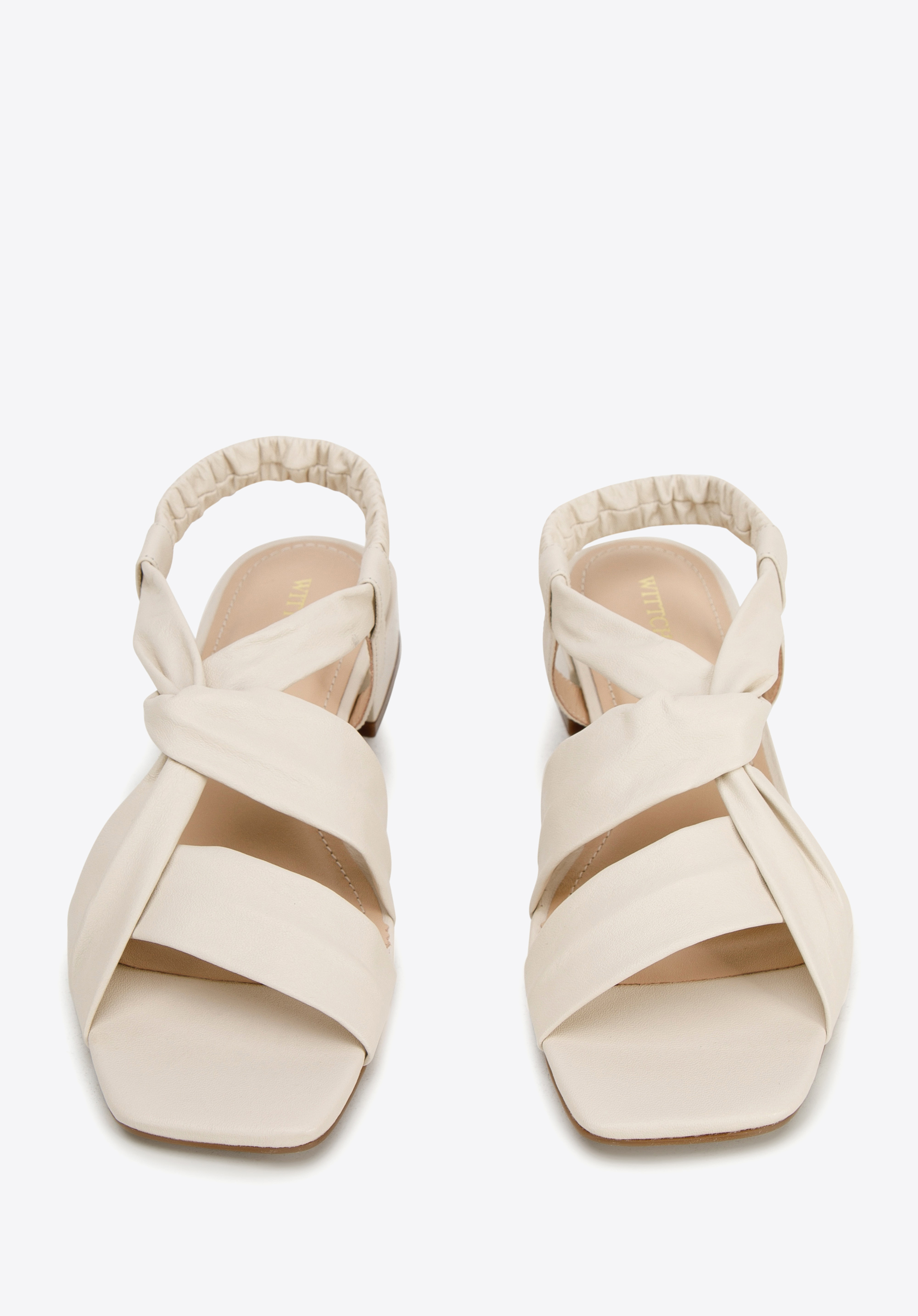 Damskie sandały skórzane z supełkiem na niskim obcasie