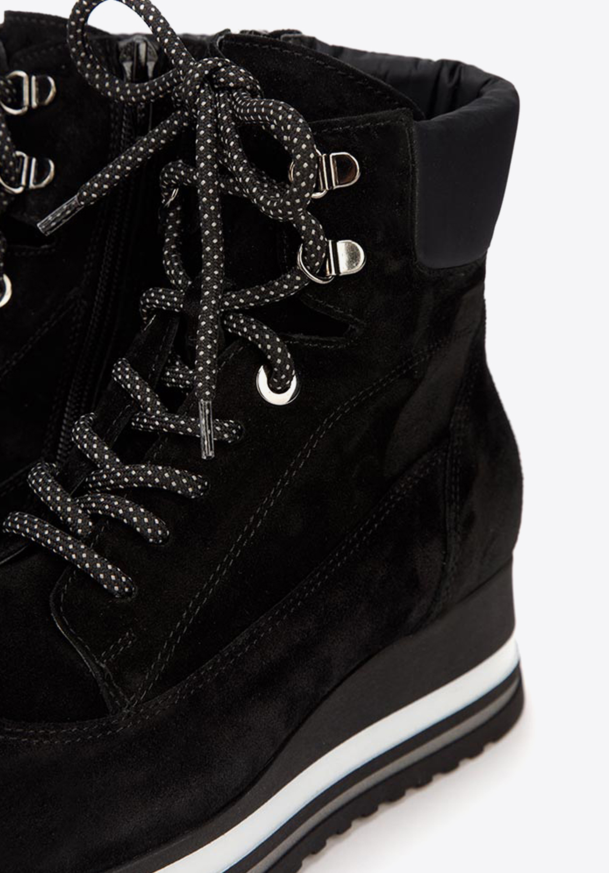 Damskie trapery zamszowe na platformie z suwakiem