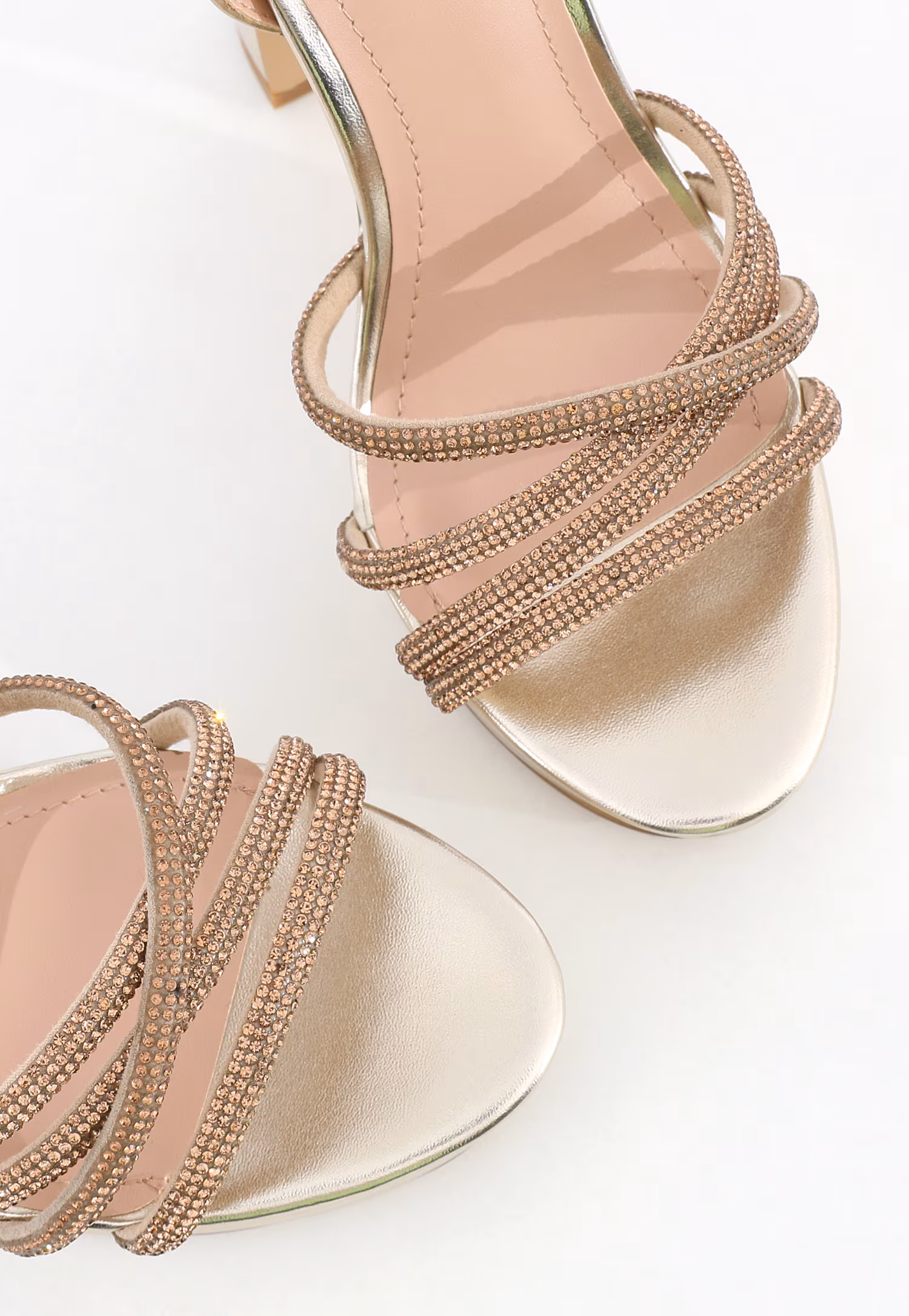 WJS  wysokie złote sandały na szerokim słupku