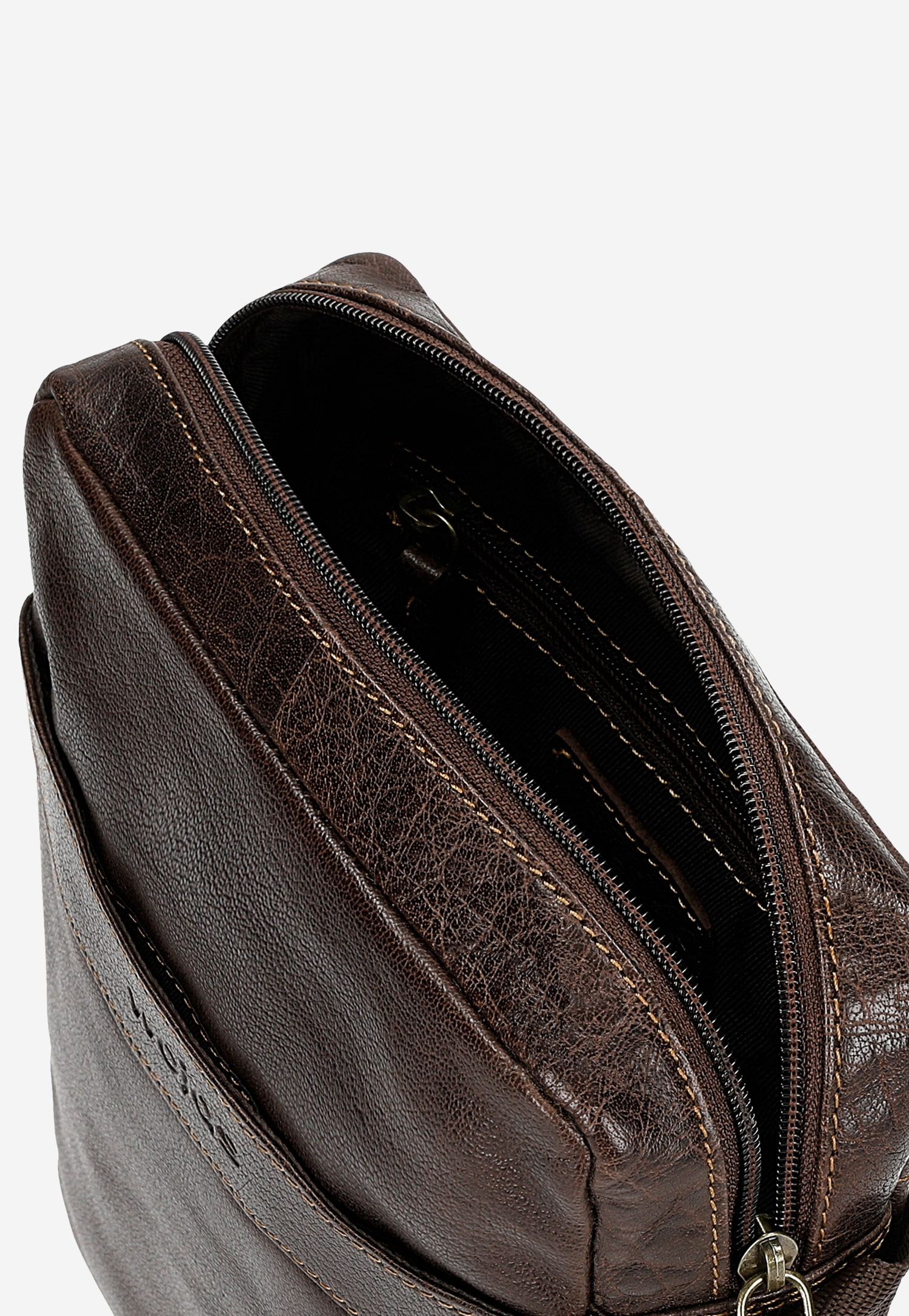 Mała brązowa torba na ramię ze skóry licowej