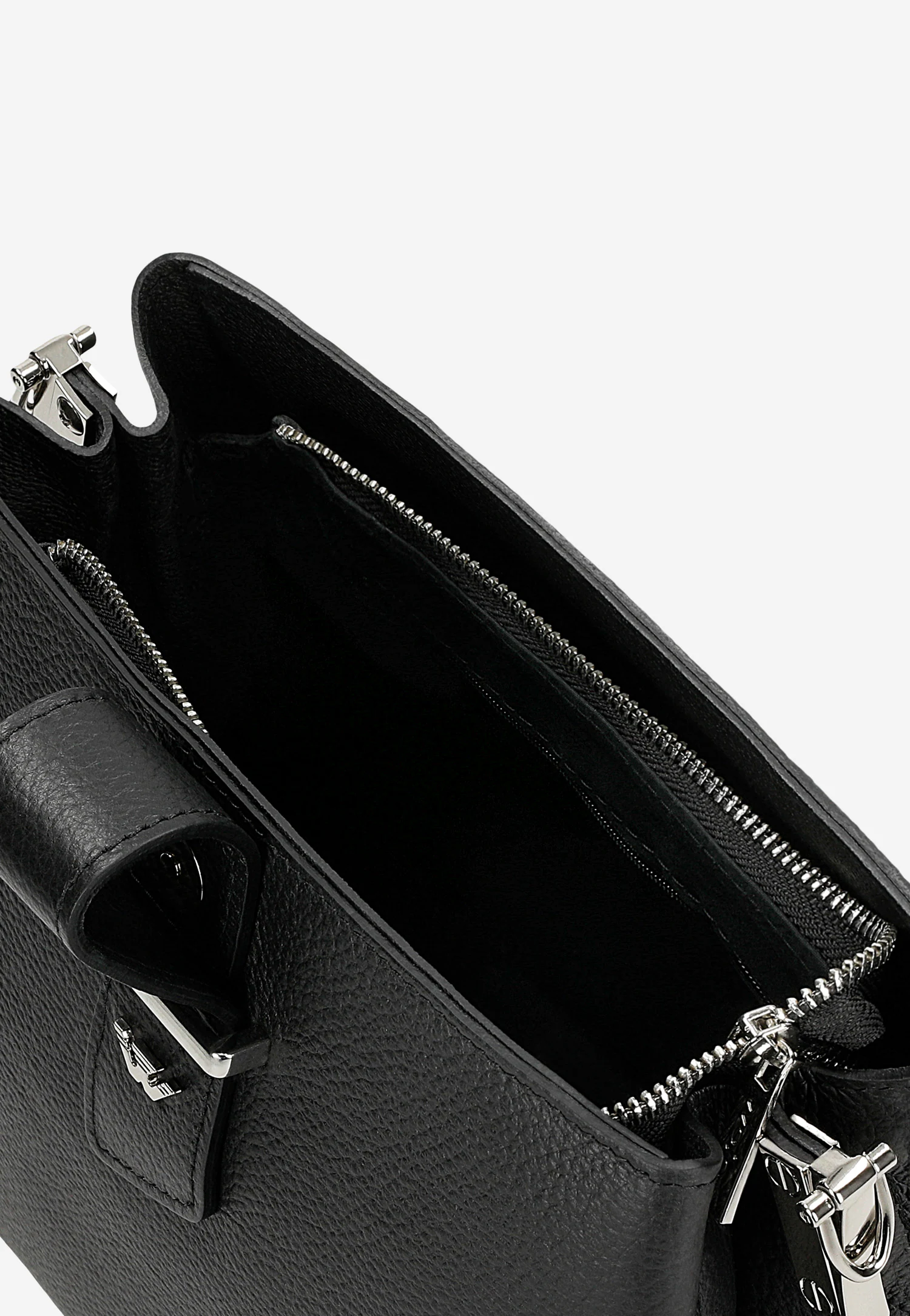 Czarny skórzany kuferek damski