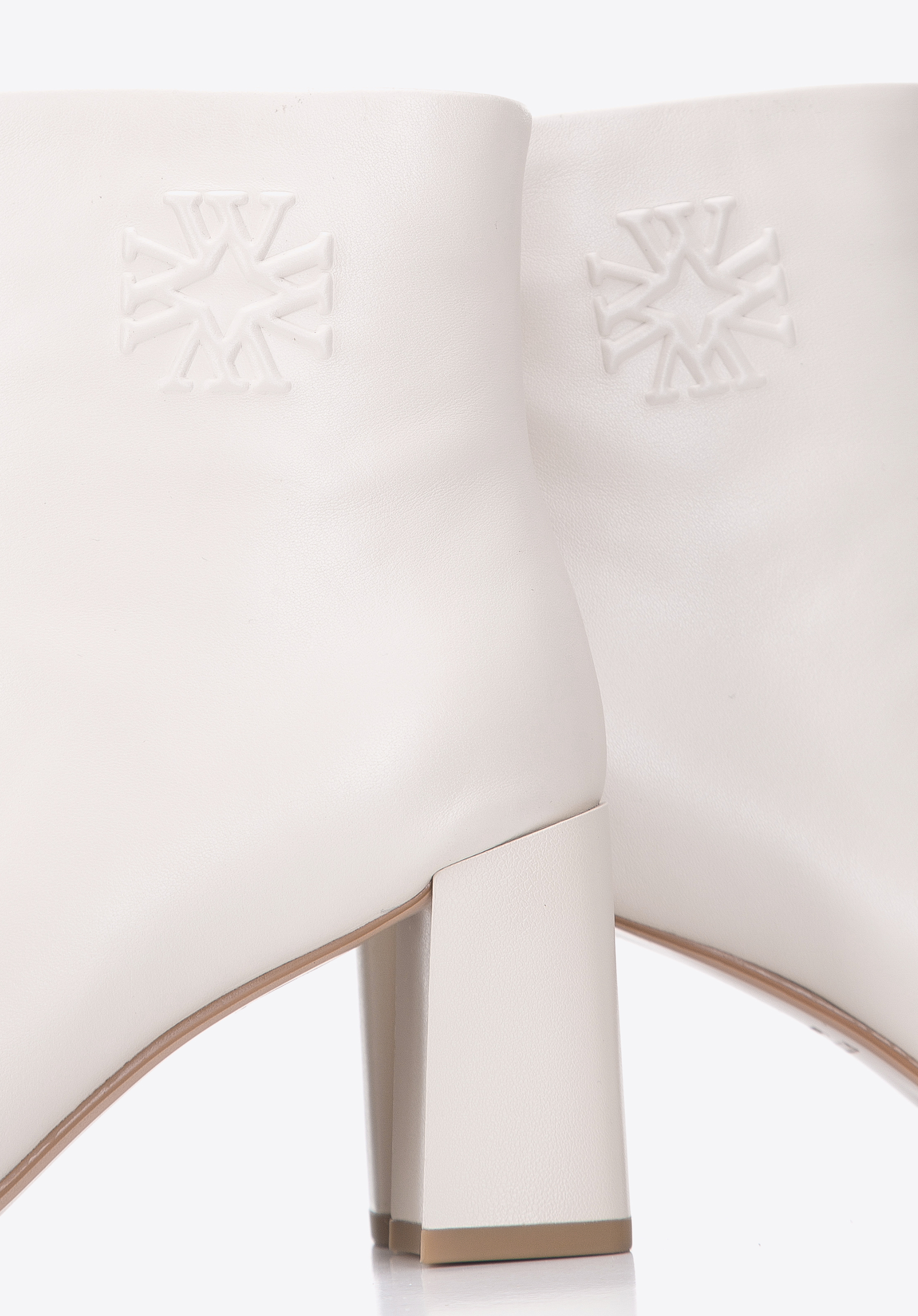 Damskie botki skórzane z monogramem