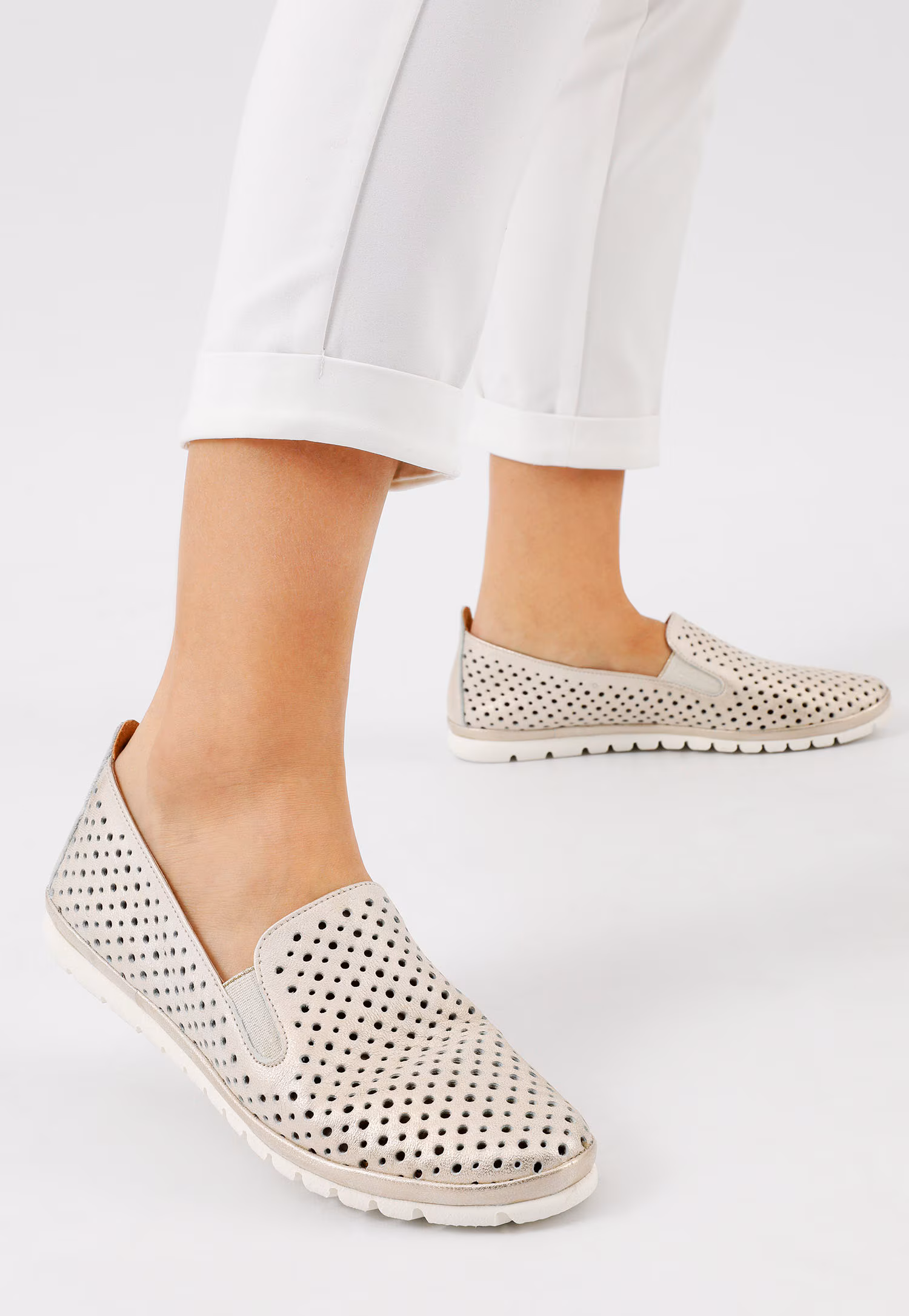 Złote loafersy damskie z linii Comfort