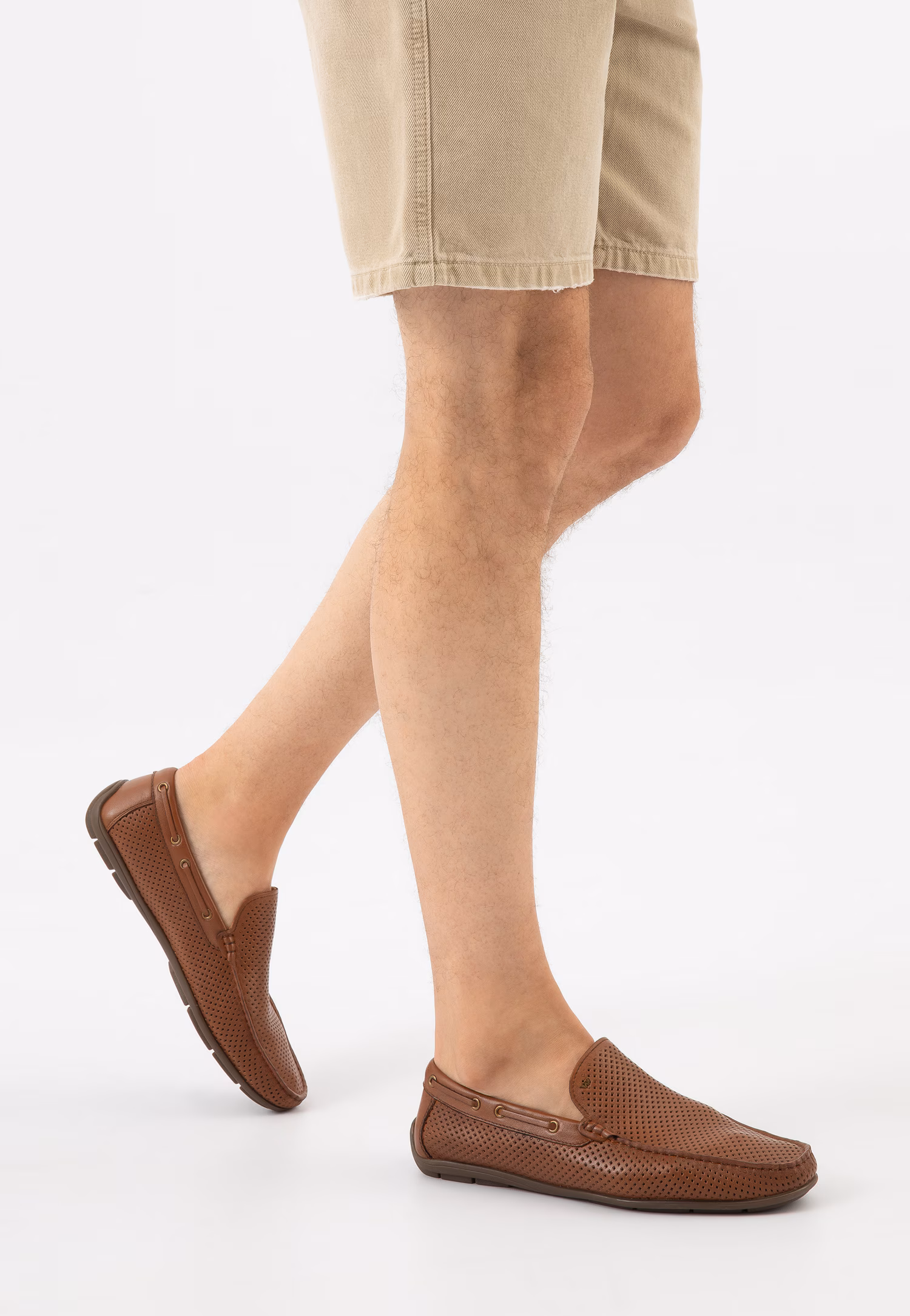 Brązowe ażurowe mokasyny męskie ze skóry licowej