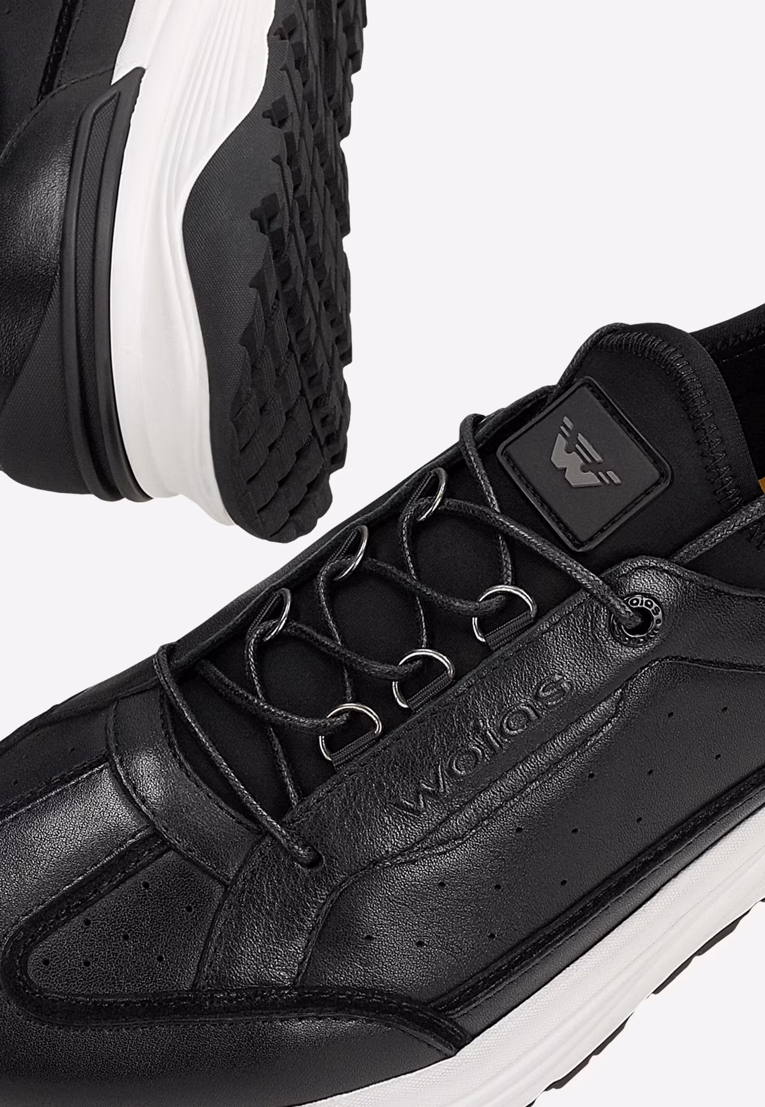 Czarne skórzane sneakersy męskie z białą podeszwą