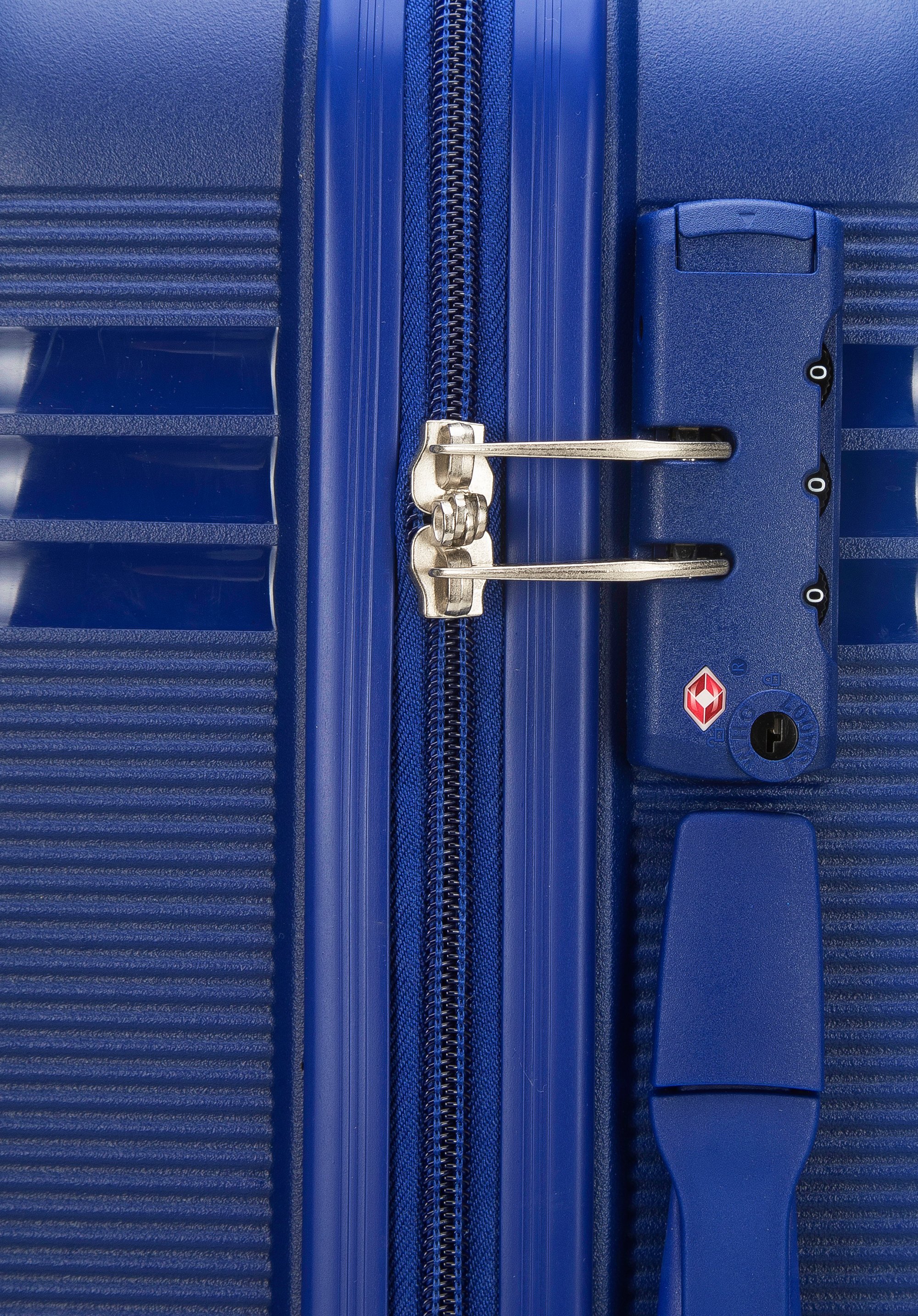 Średnia walizka z polipropylenu jednokolorowa